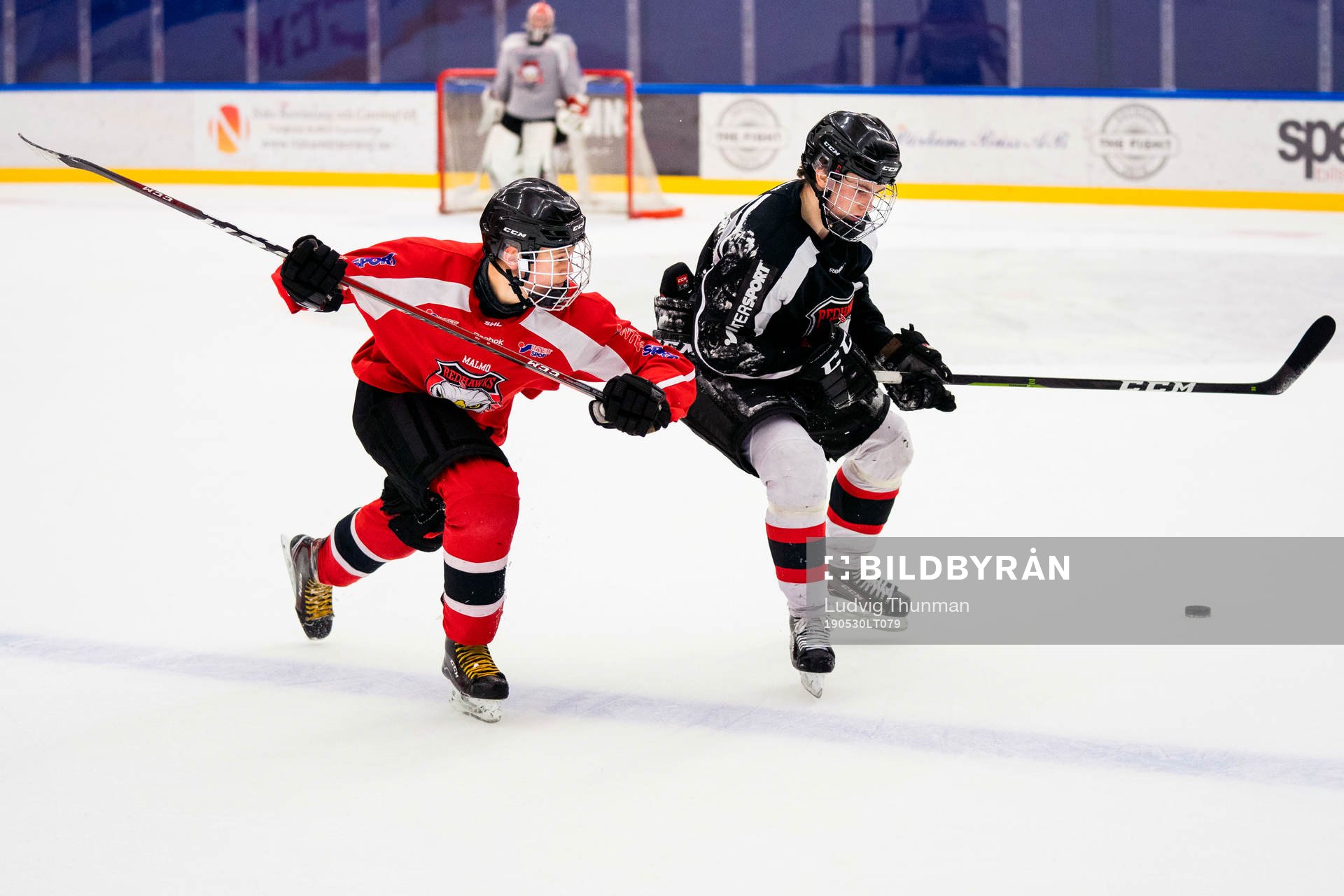 under en ishockeyträning med Malmö Redhawks J18/20