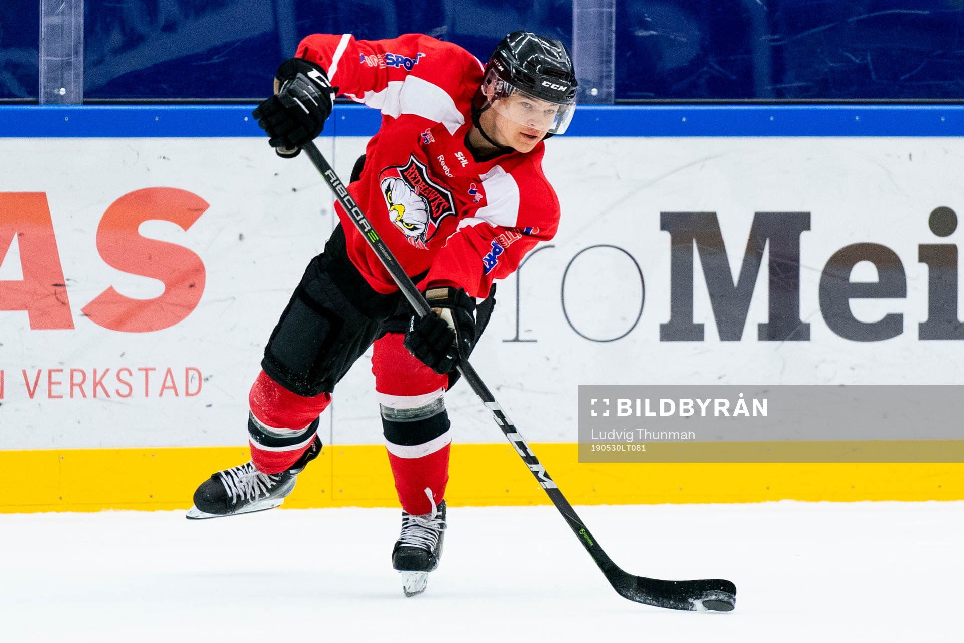 under en ishockeyträning med Malmö Redhawks J18/20