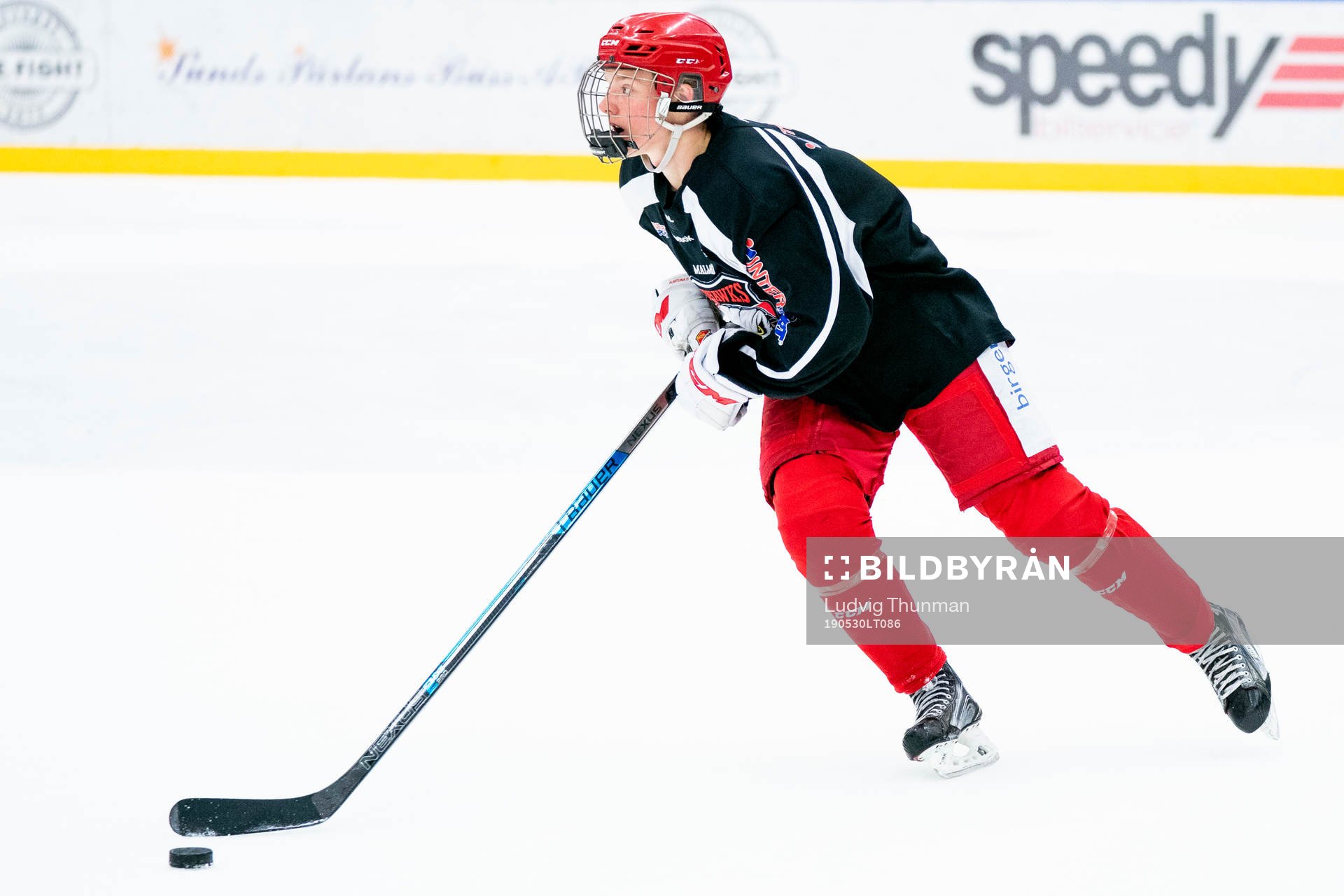 under en ishockeyträning med Malmö Redhawks J18/20