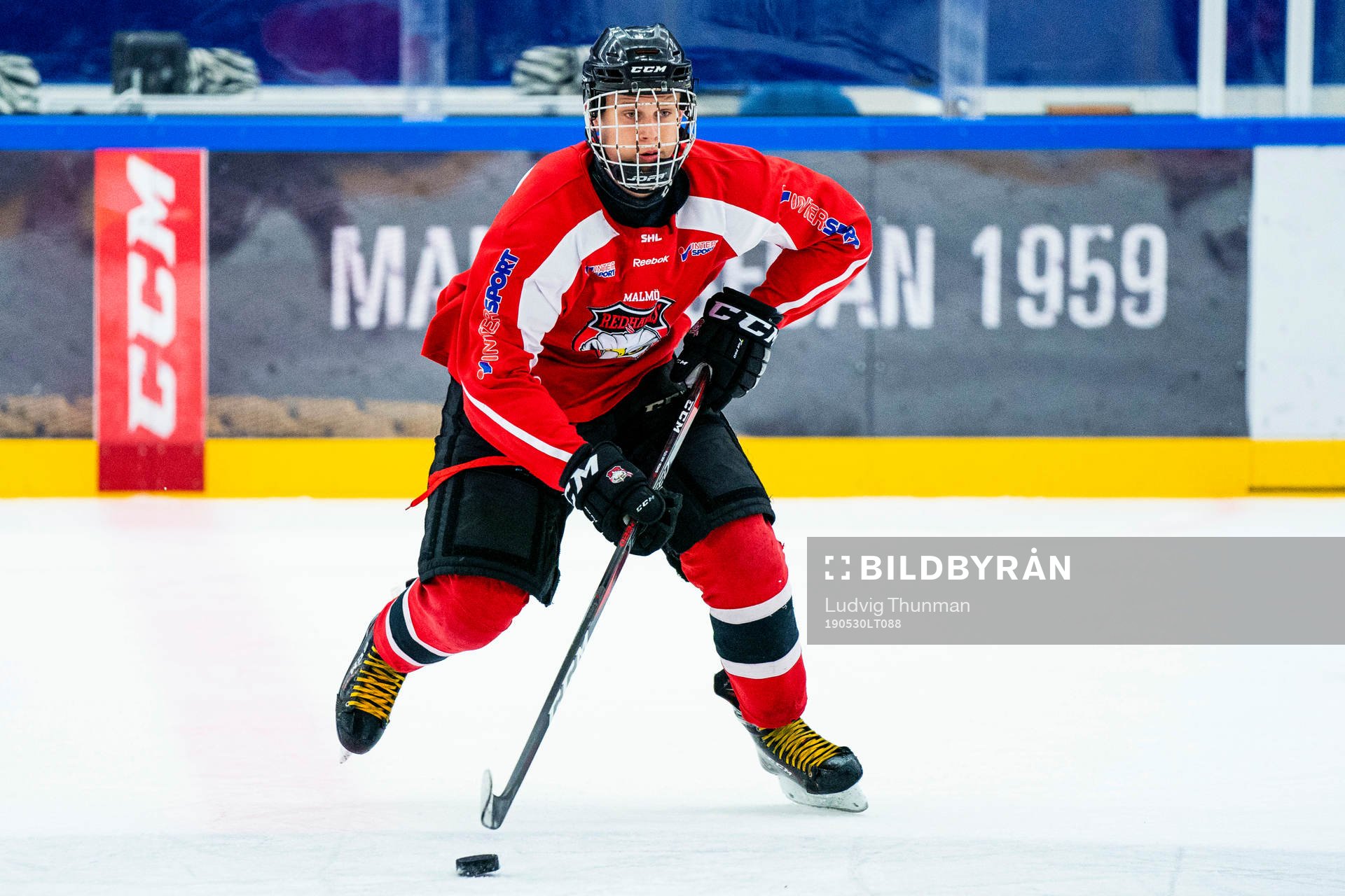 under en ishockeyträning med Malmö Redhawks J18/20