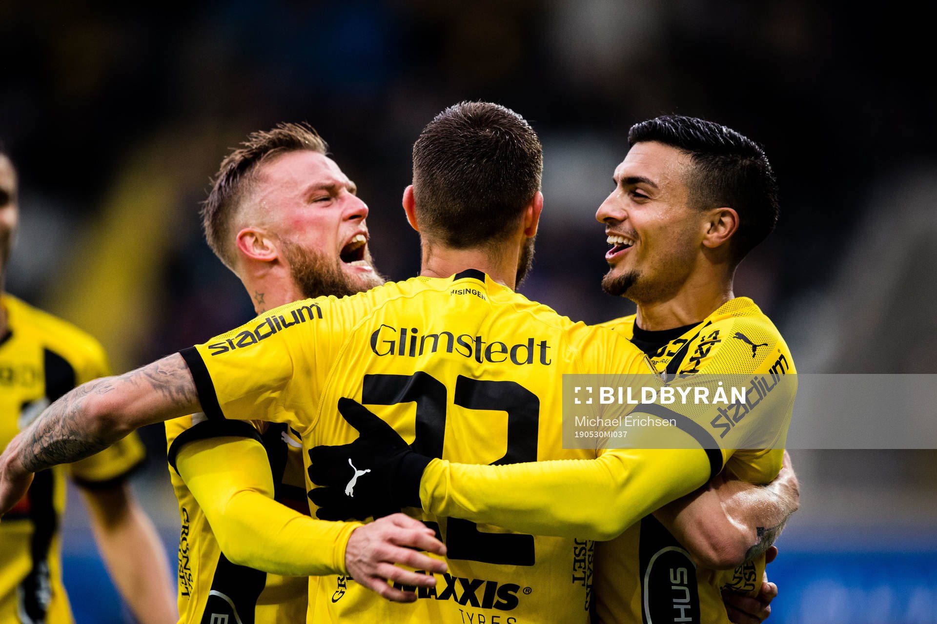 Häckens Joona Toivio jublar