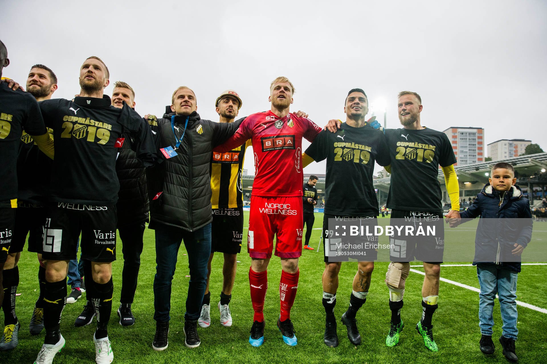 Häckens spelare jublar