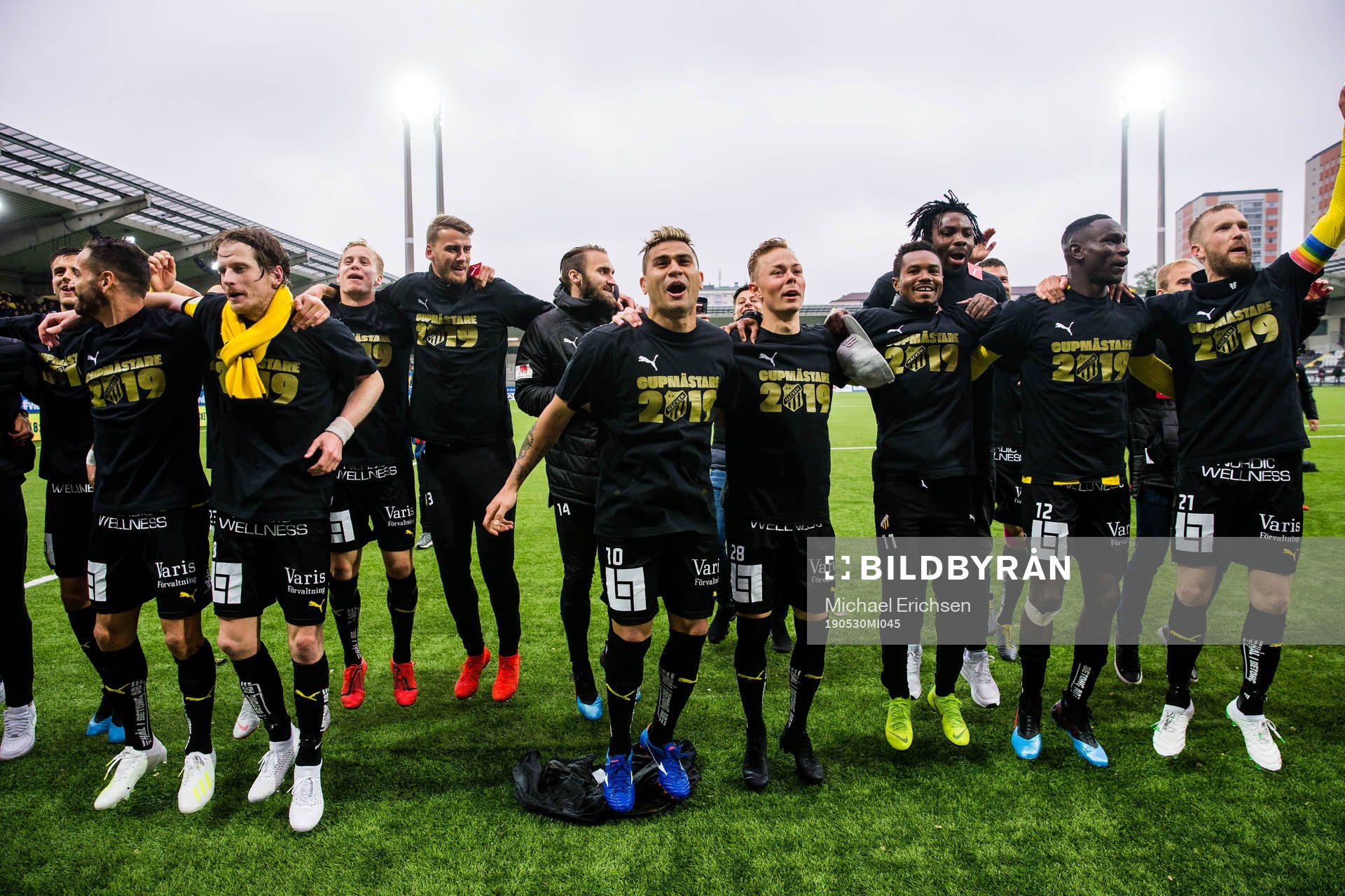 Häckens spelare jublar