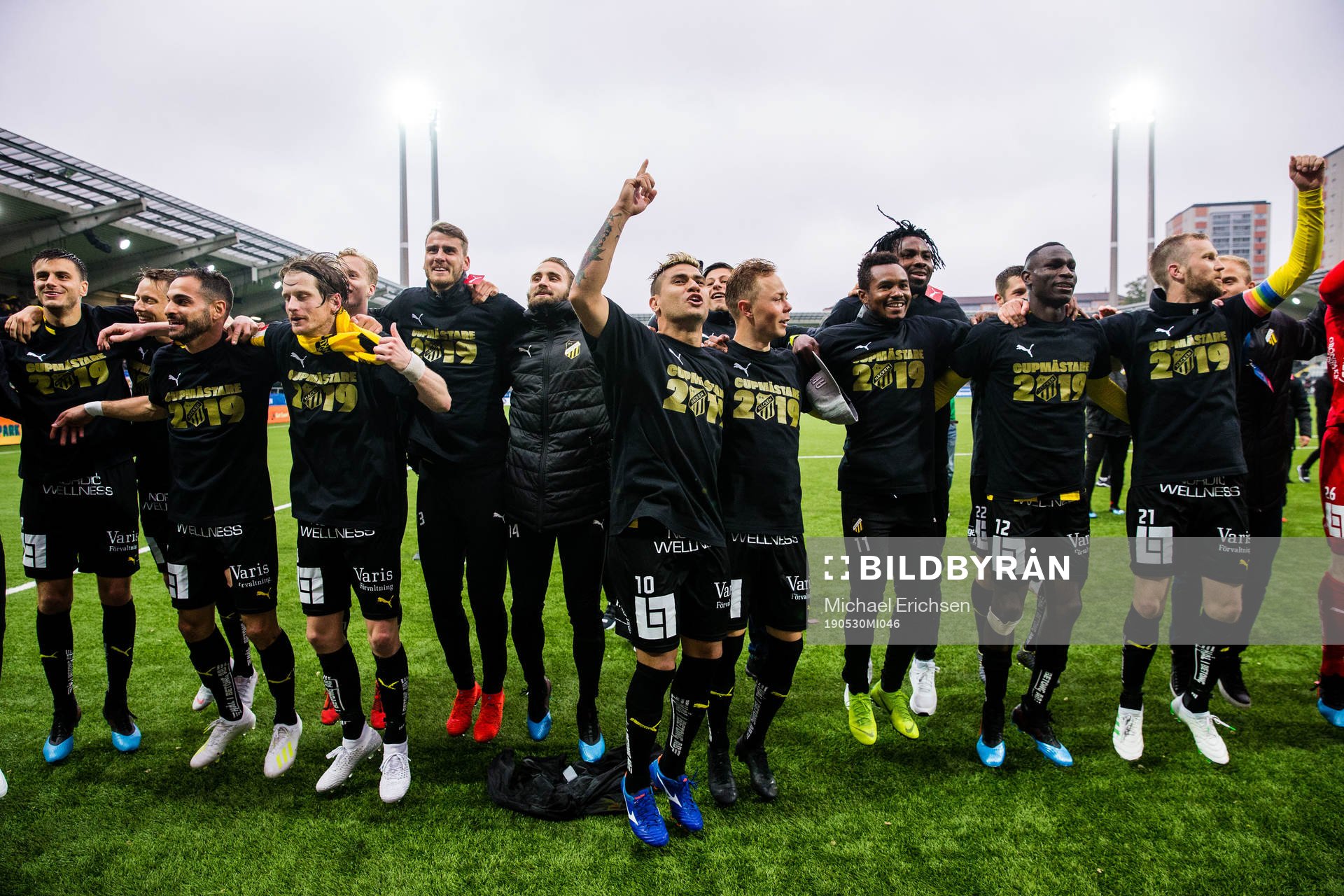 Häckens spelare jublar
