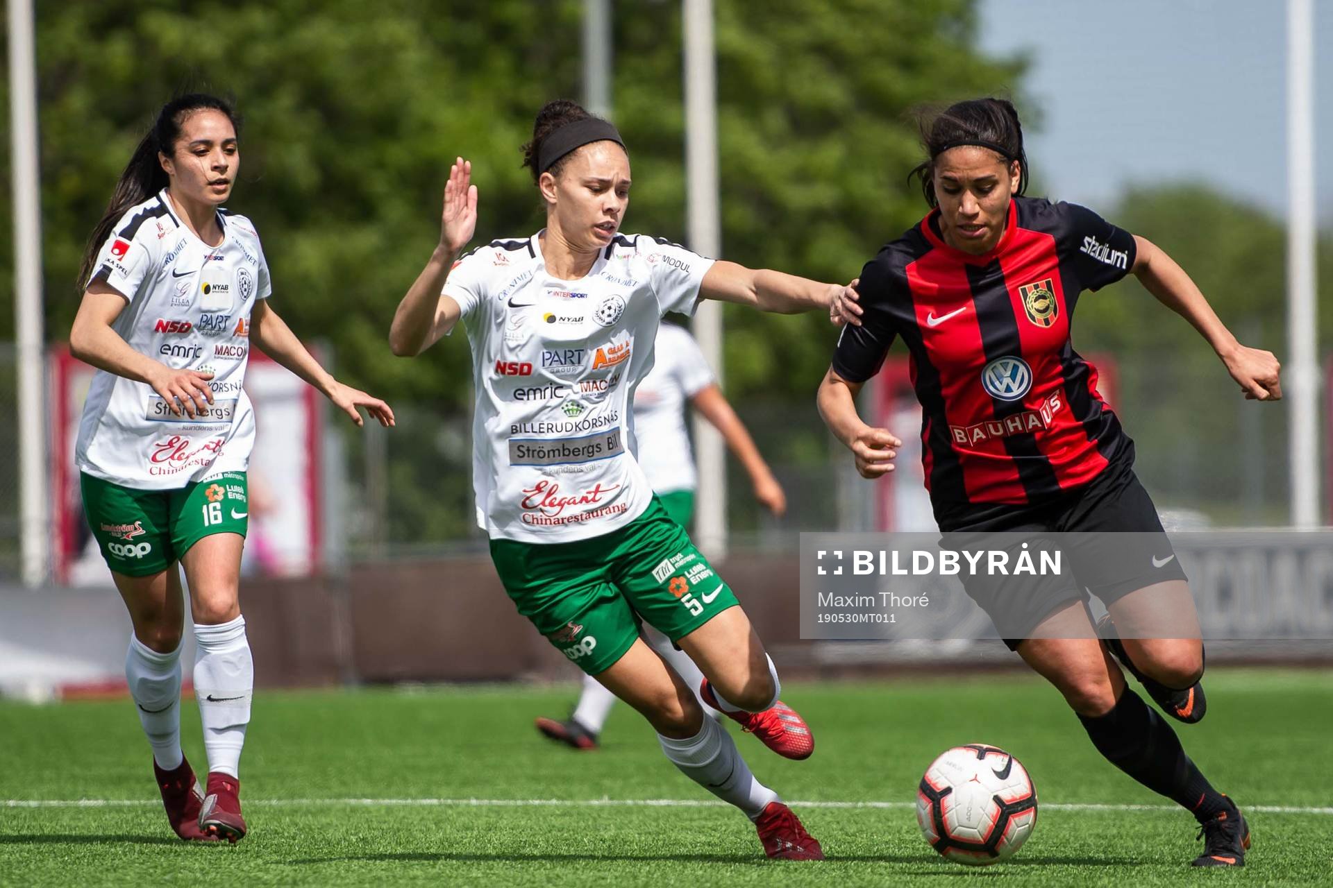 Brommapojkarnas Tempest-Marie Norlin och Assis Rebekah