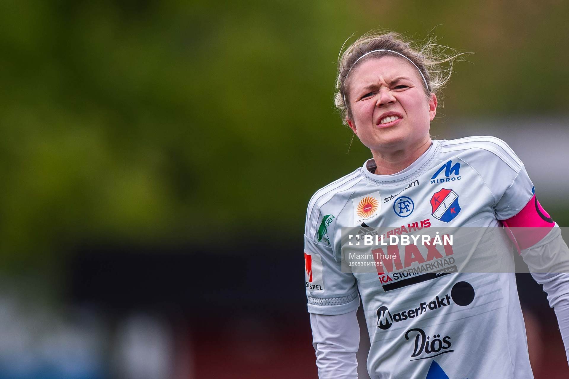 Kvarnsvedens Michaela Hermansson har ont under fotbollsmatchen i Elitettan mellan AIK och Kvarnseden den 30 maj 2019 i Stockholm.