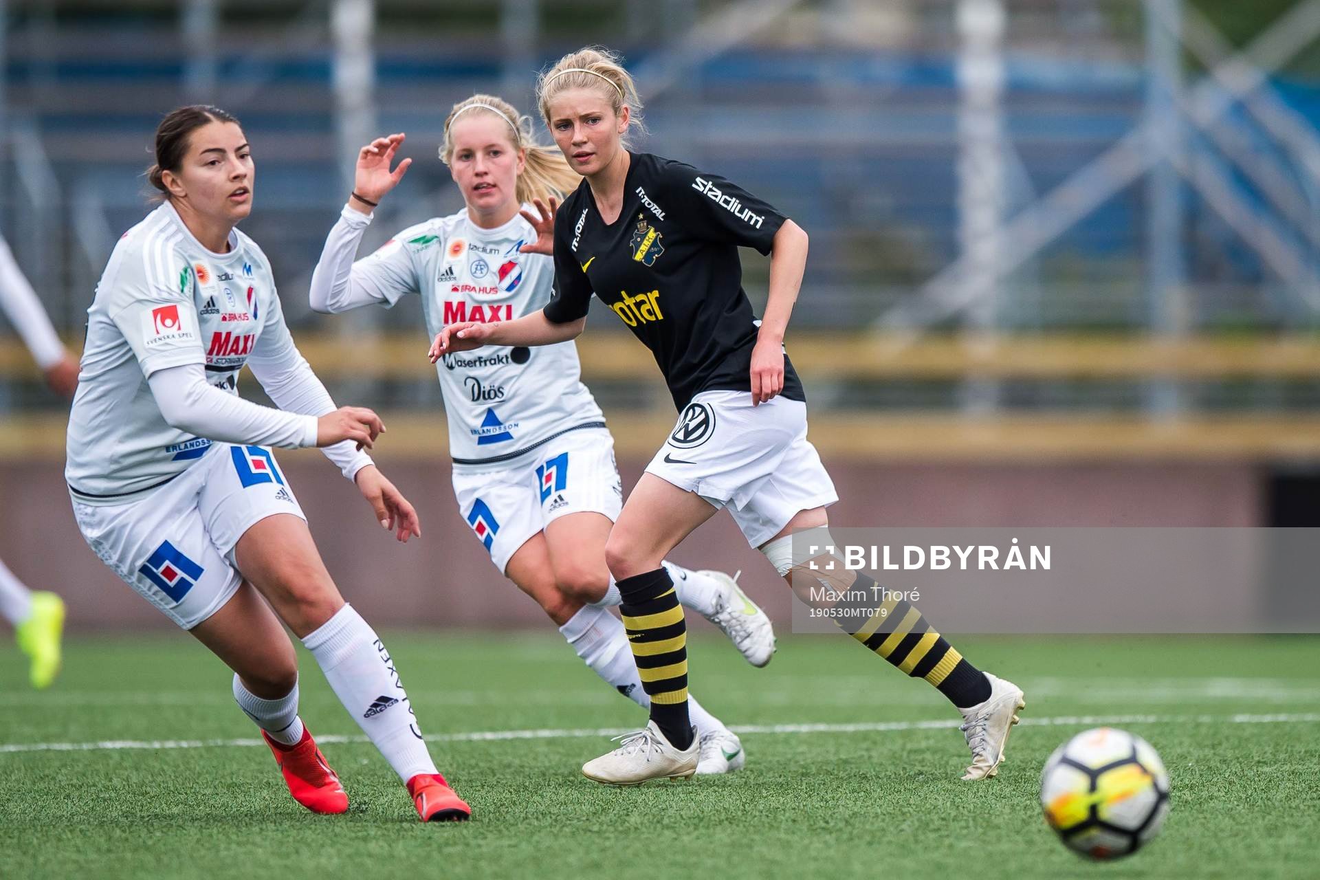 s Wilma Ljung Klingwall och Kvarnsvedens Beatrice Gärds