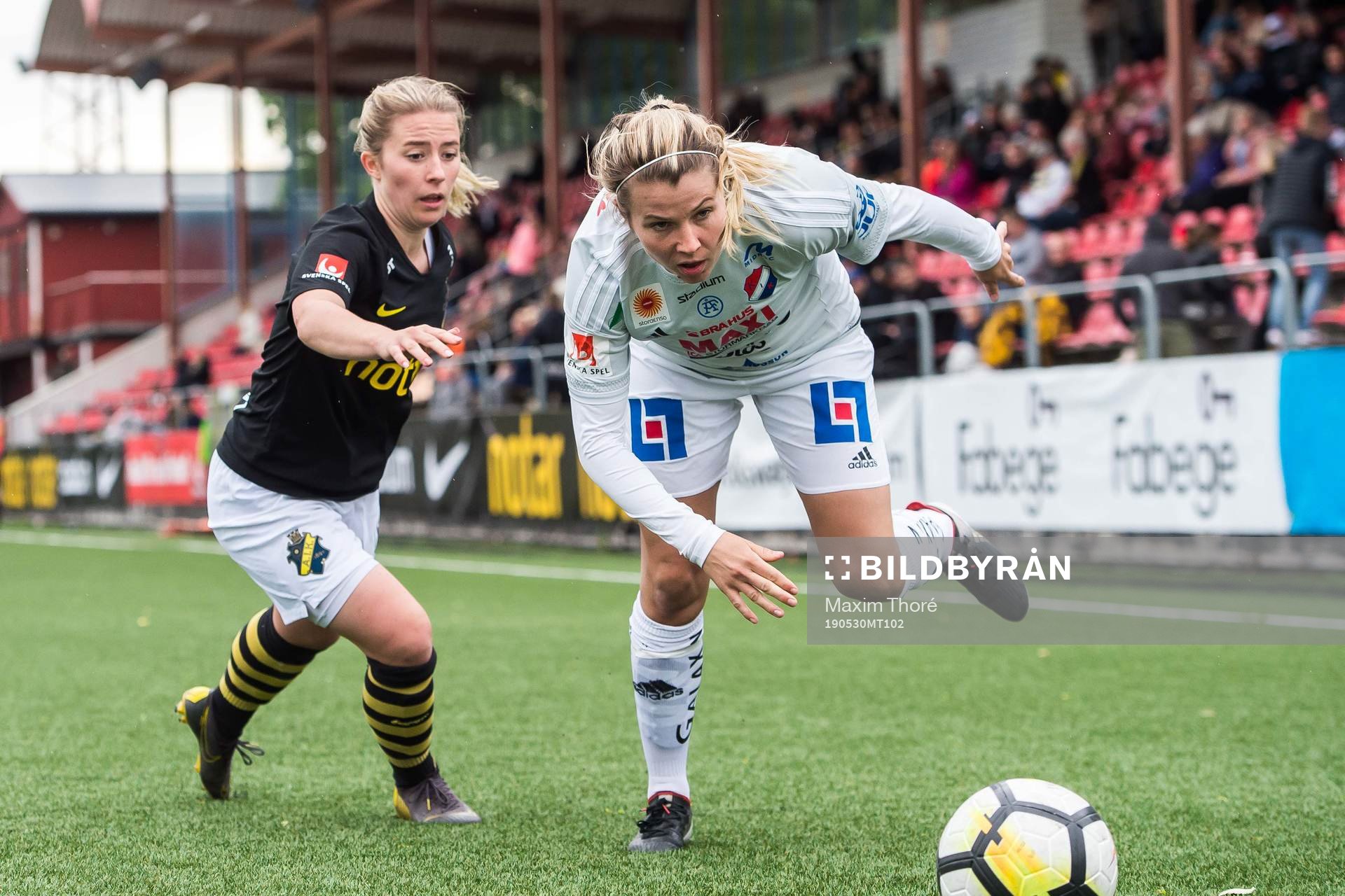 s Clara Härdling och Kvarnsvedens Joanna Snell