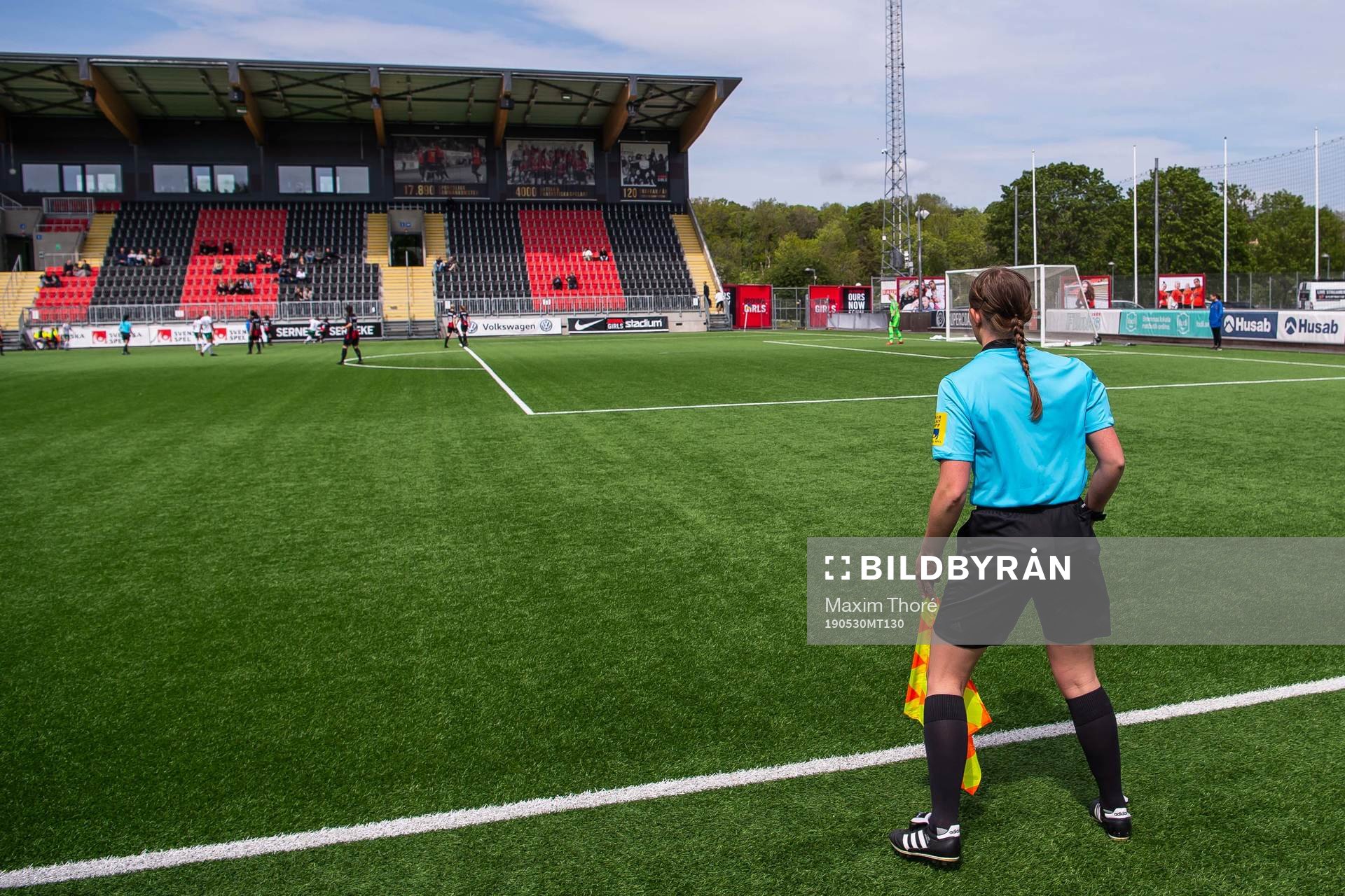 En generell bild på en linjedomare under fotbollsmatchen i Elitettan mellan Brommapojkarna och Assi den 30 maj 2019 i Stockholm.
