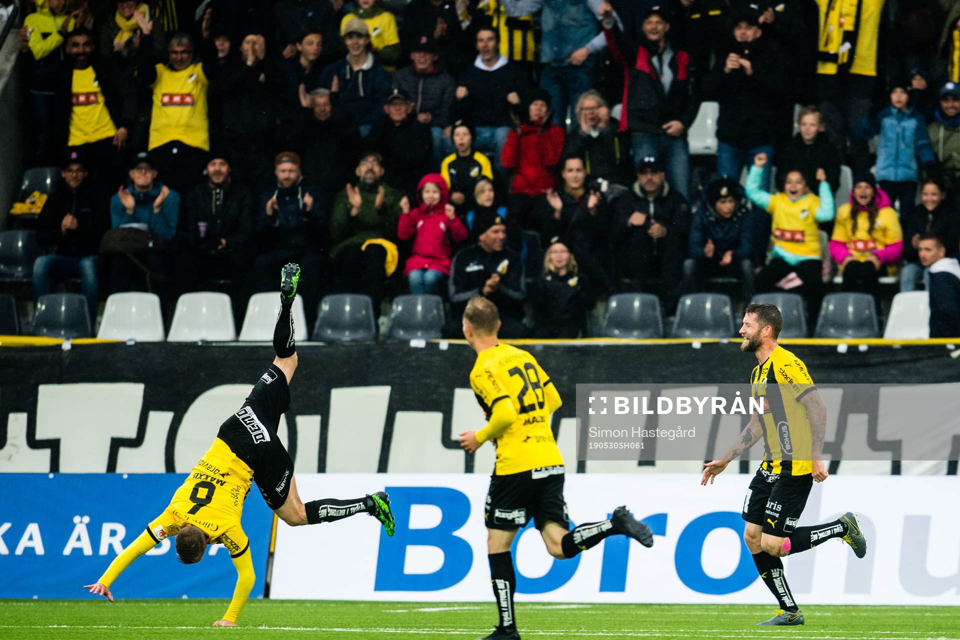Häckens Alexander Faltsetas jublar
