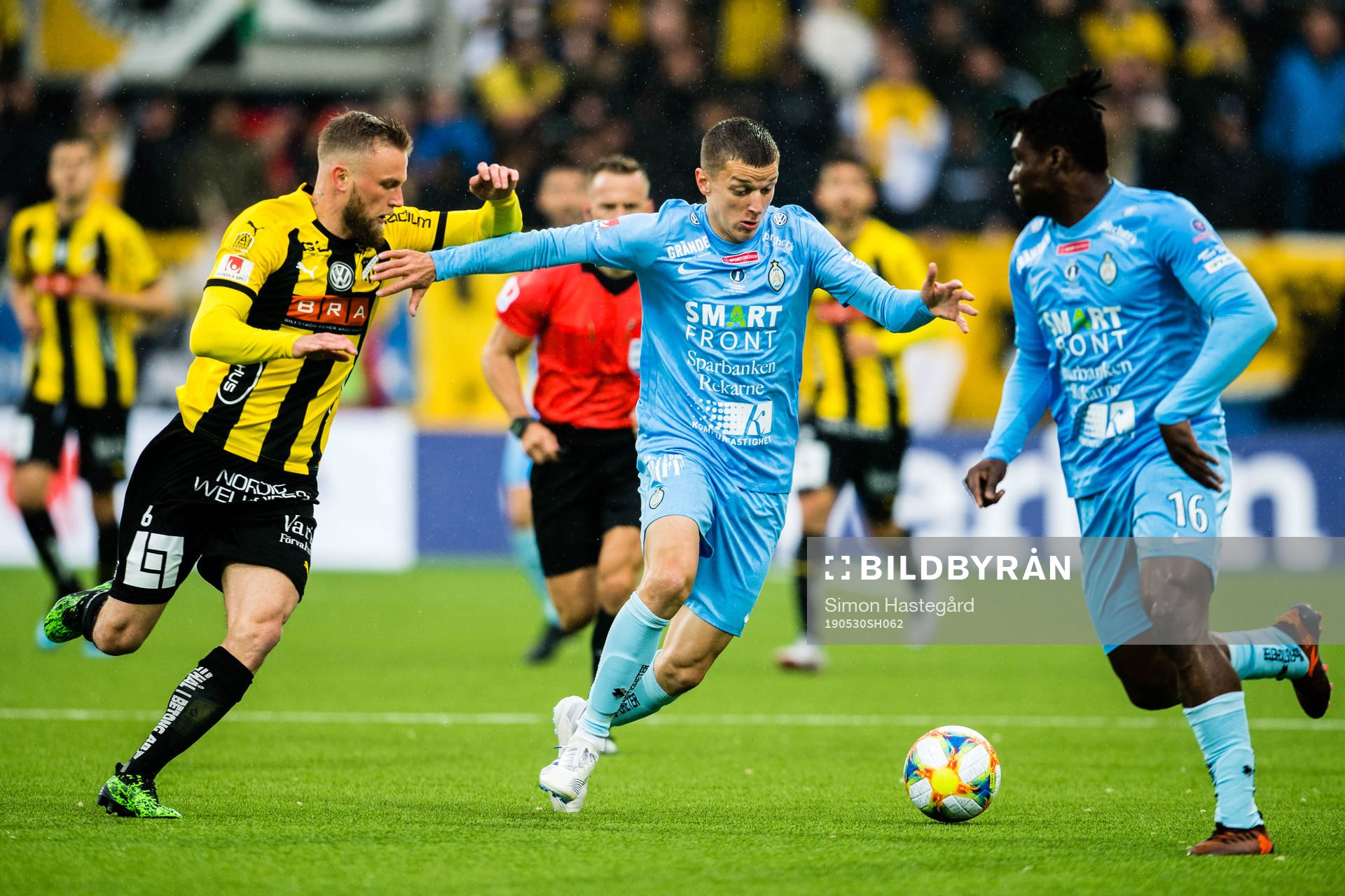 Häckens Alexander Faltsetas och AFC Eskilstunas Ivan Bobko