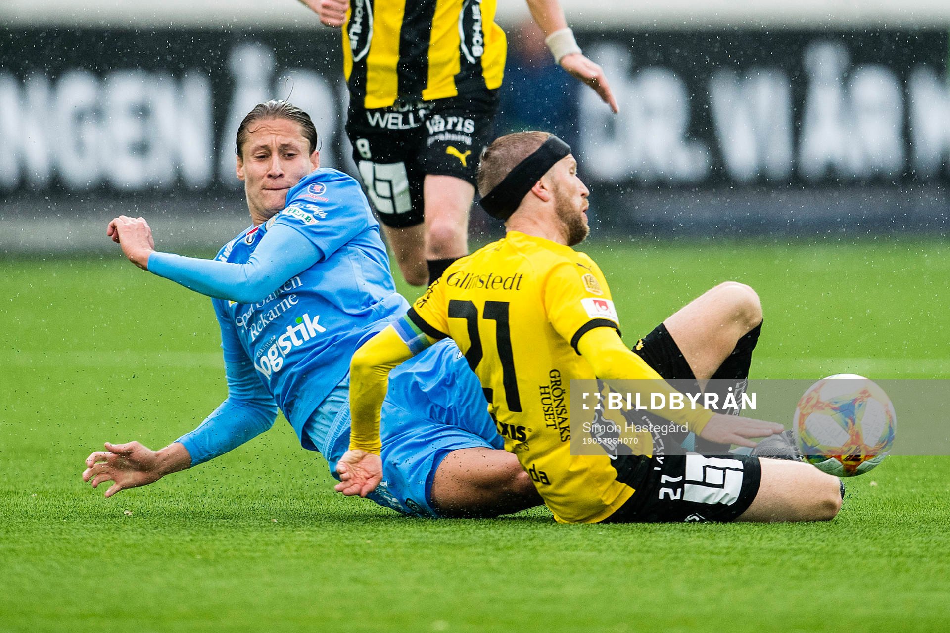 AFC Eskilstunas Felix Michel Melki och Häckens Rasmus