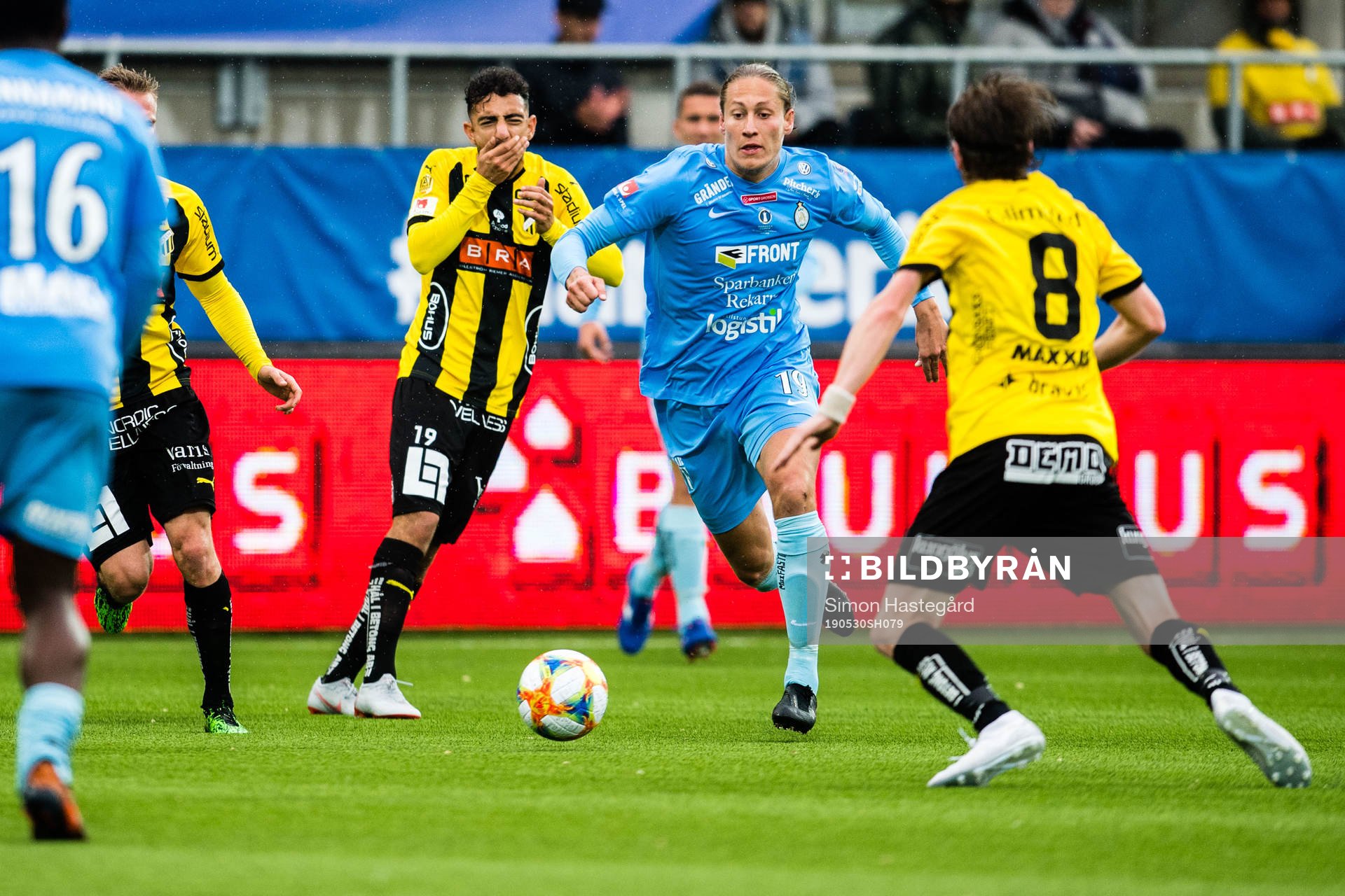 AFC Eskilstunas Felix Michel Melki och Häckens Daleho