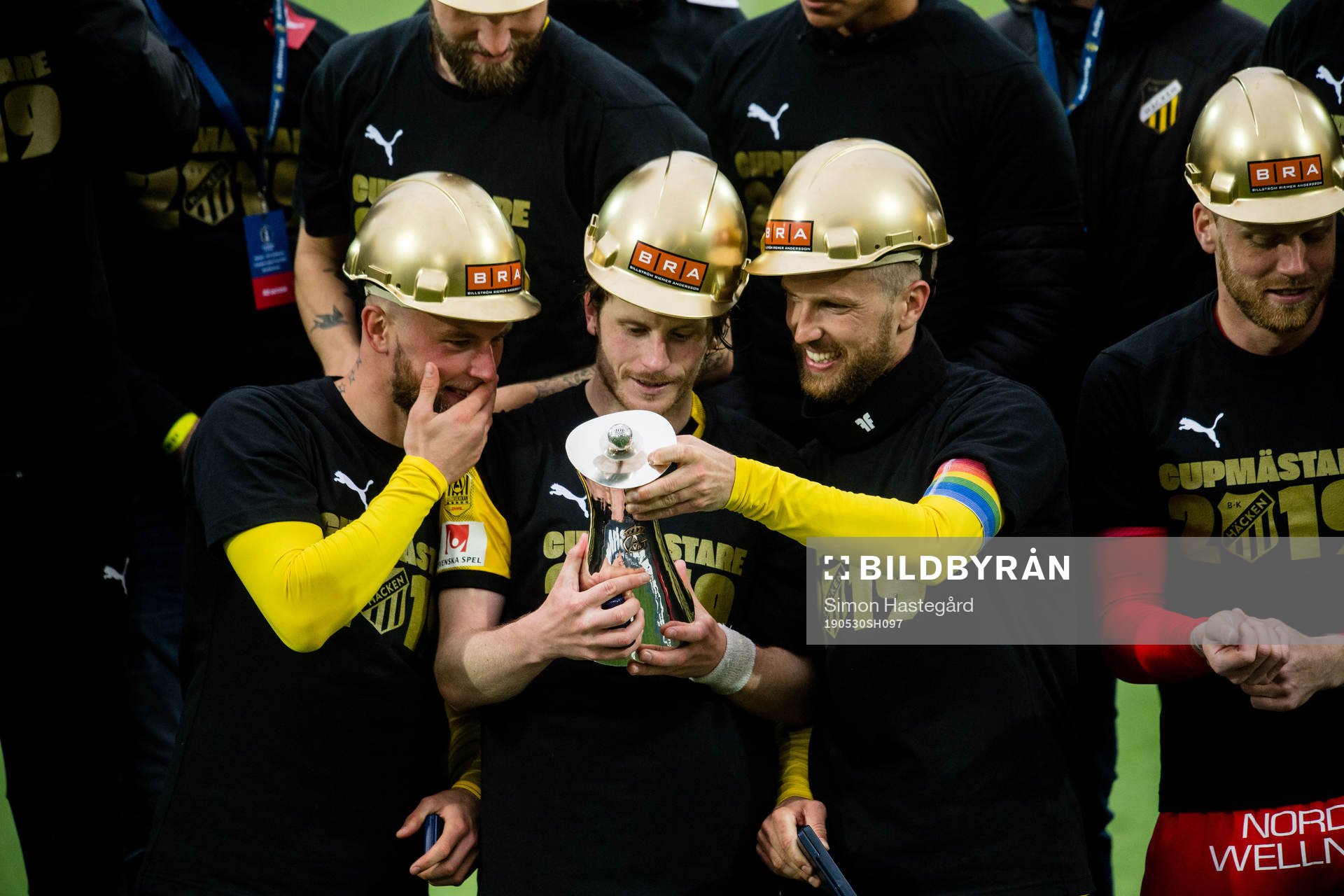 Häckens spelare jublar
