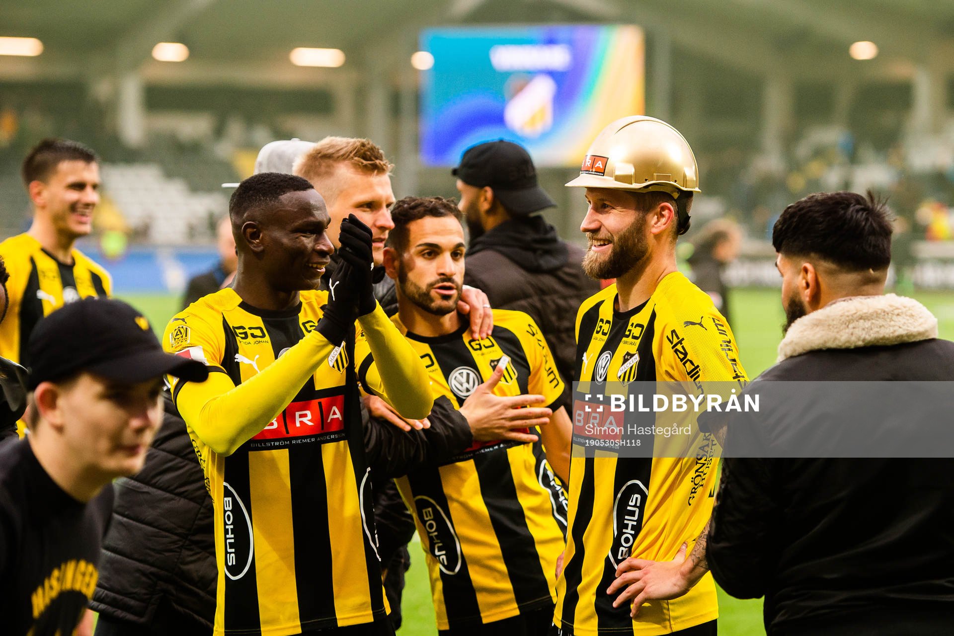 Häckens Joona Toivio jublar