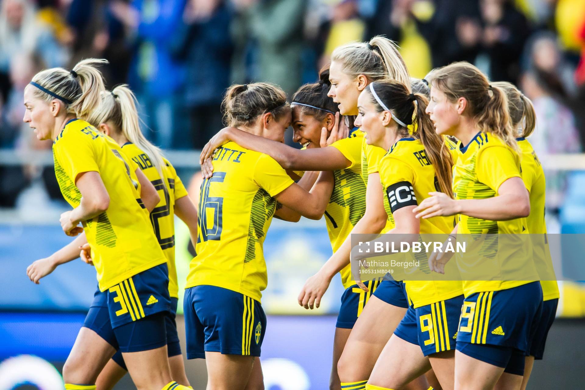Julia Zigiotti Olme celebrate with Madelen Janogy after 1-0 during the women's international friendly football match between Sweden and South Korea on may 31, 2019 in Gothenburg.