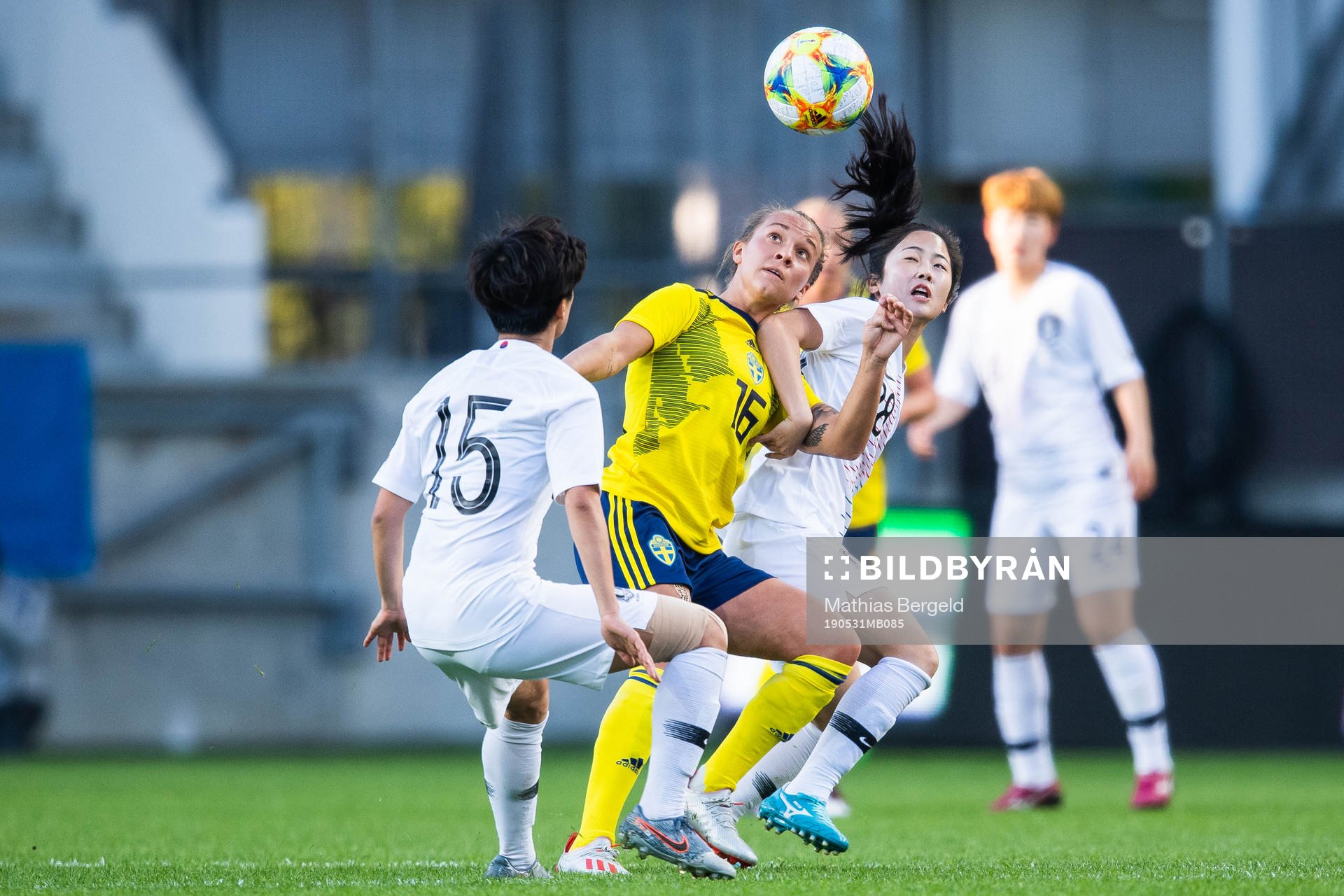 Julia Zigiotti Olme of Sweden and Mina Lee of South Korea