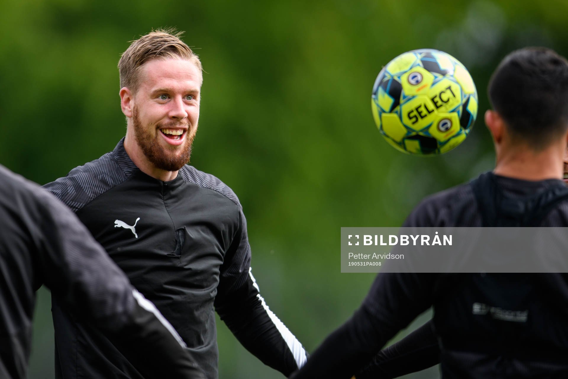 Leeds Pontus Jansson är med