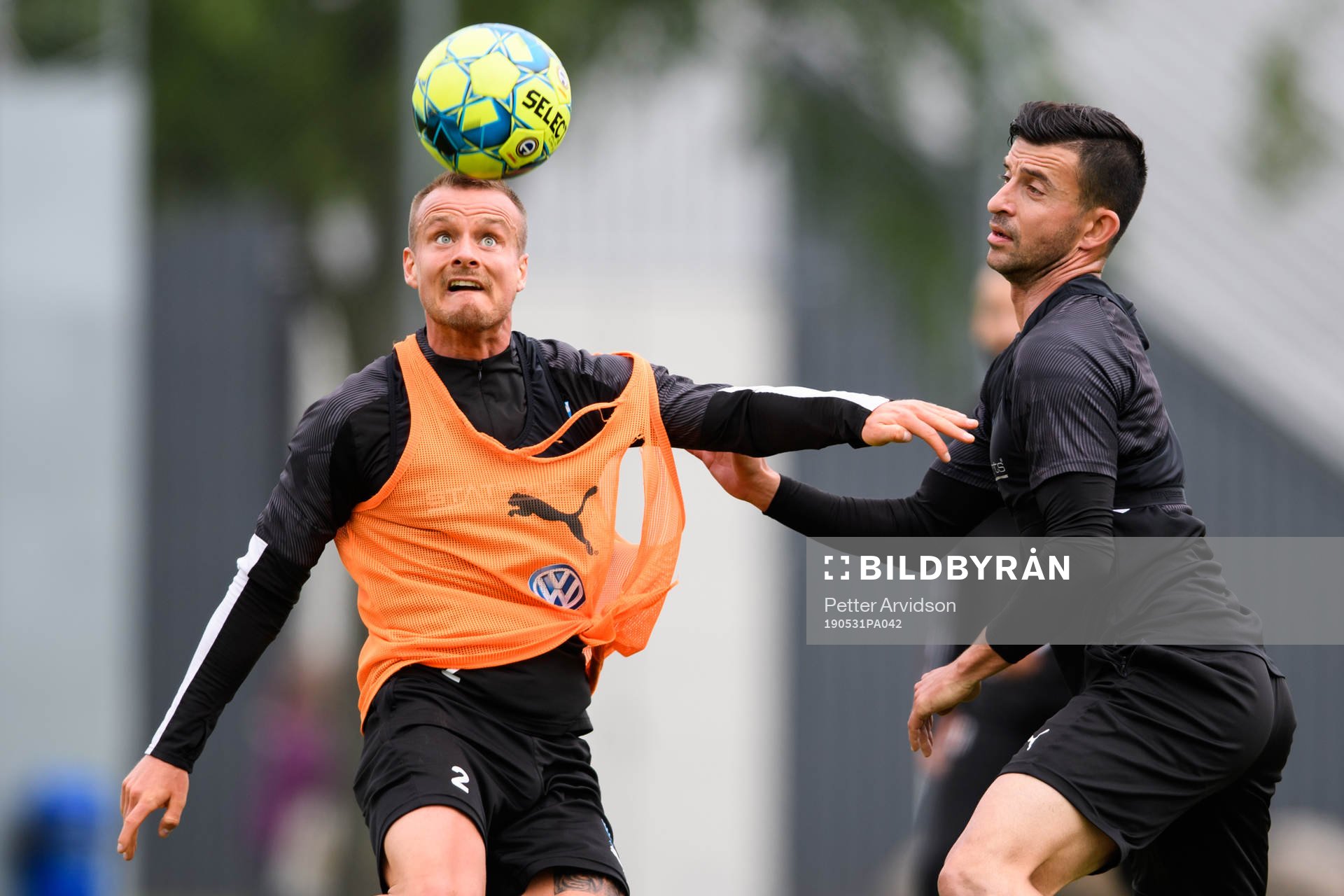 Eric Larsson och Behrang Safari under en fotbollsträning med Malmö FF den 31 maj 2019 i Malmö.
