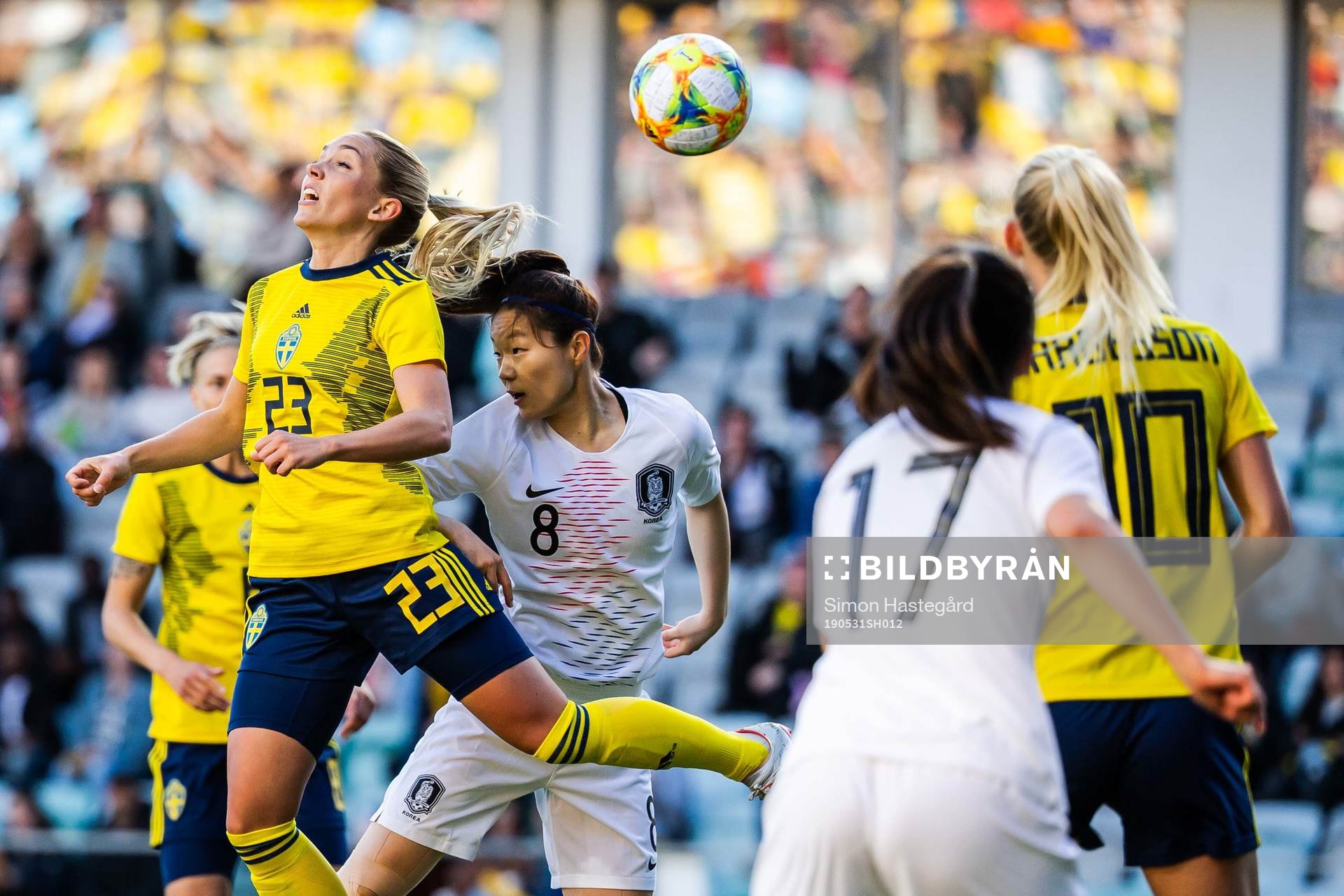 Elin Rubensson of Sweden and So Hyun Cho of South Korea