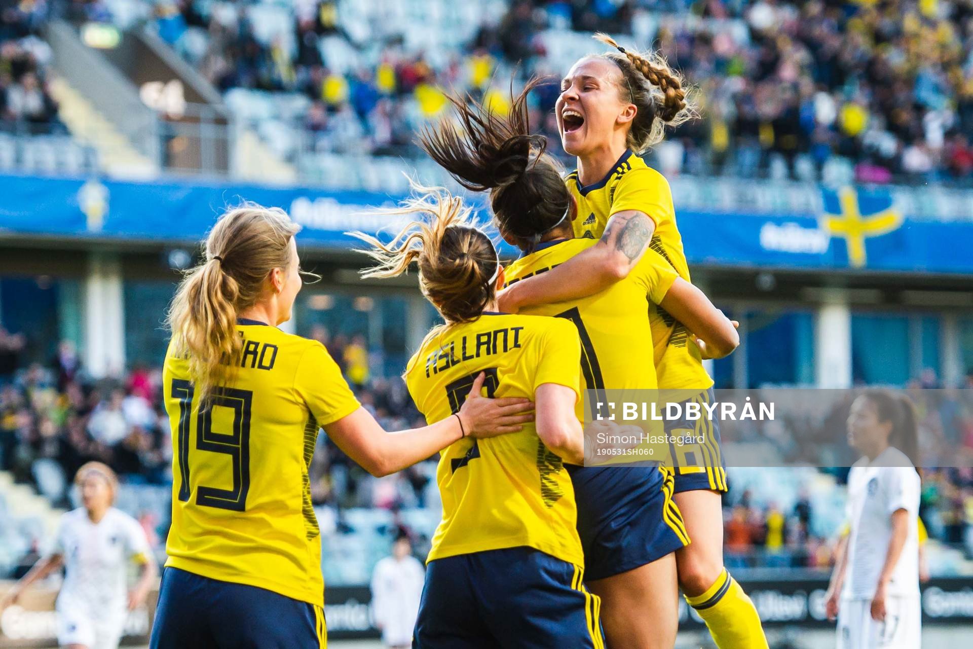 Anna Anvegård, Kosovare Asllani, Madelen Janogy and Julia Zigiotti Olme celebrate after 1-0 during the women’s international friendly football match between Sweden and South Korea on May 31, 2019 in Gothenburg.