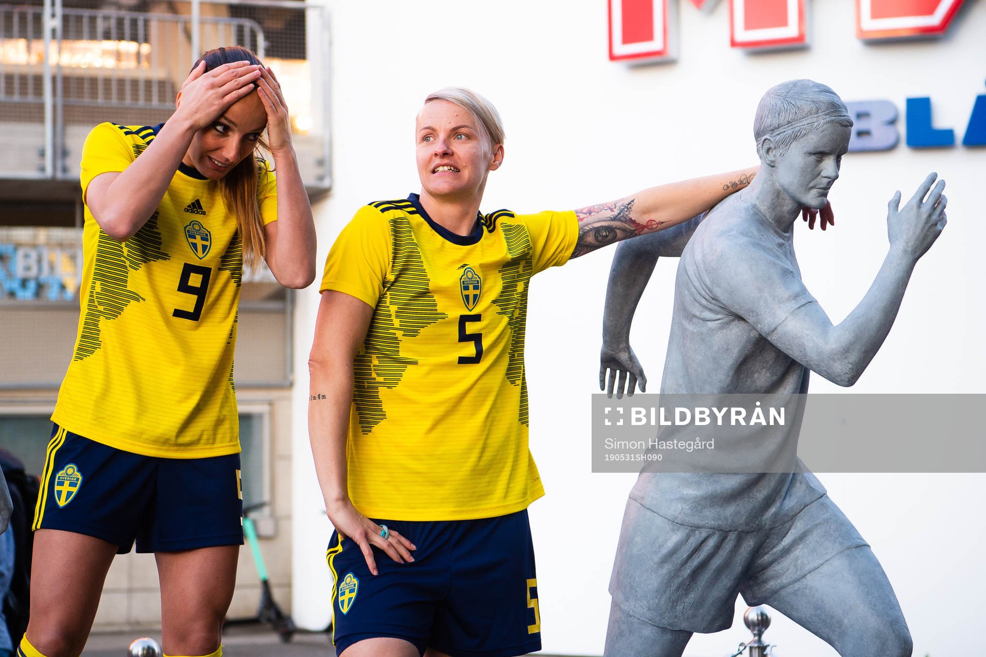 Kosovare Asllani and Nilla Fischer of Sweden poses for a