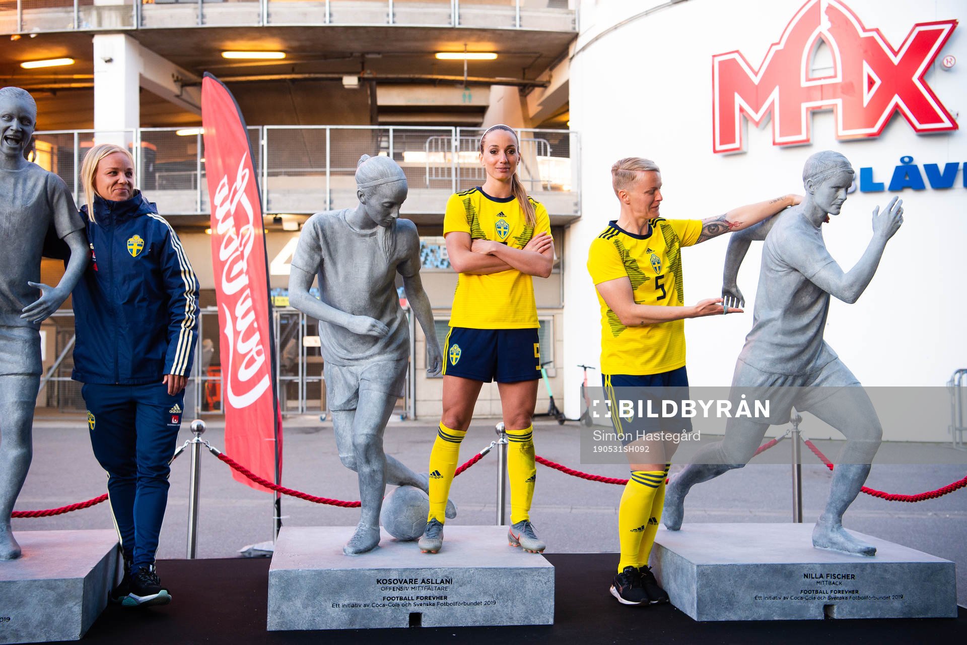 Caroline Seger, Kosovare Asllani and Nilla Fischer of