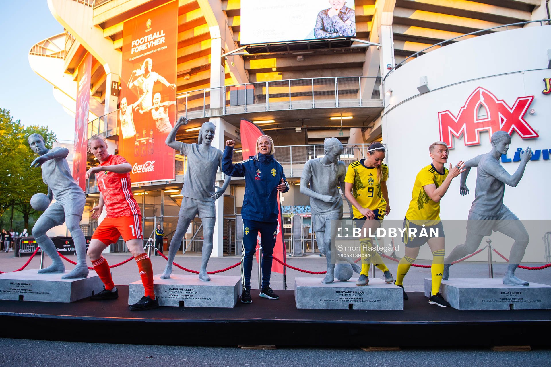 Goalkeeper Hedvig Lindahl, Caroline Seger , Kosovare