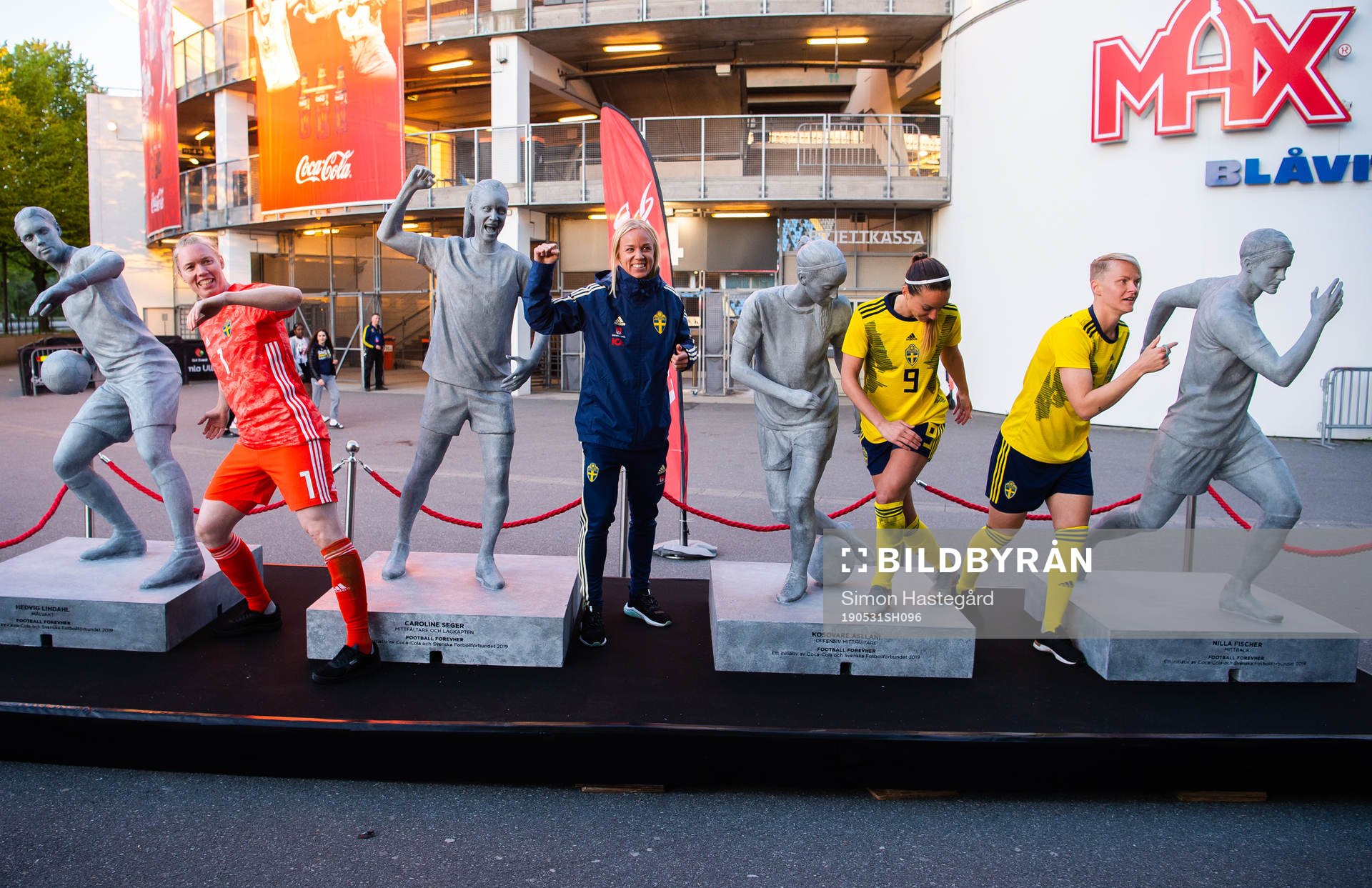 Goalkeeper Hedvig Lindahl, Caroline Seger , Kosovare