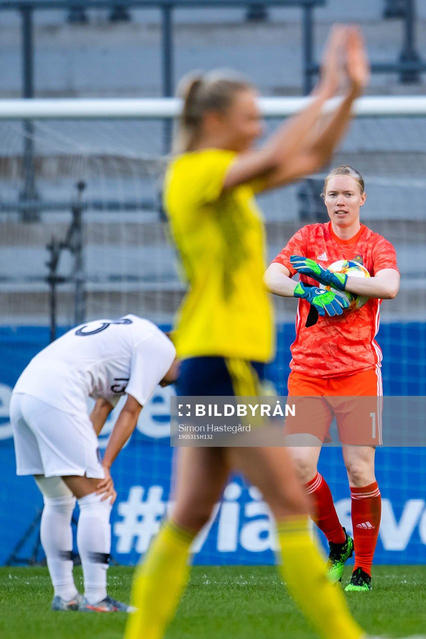 Goalkeeper Hedvig Lindahl of Sweden celebrates