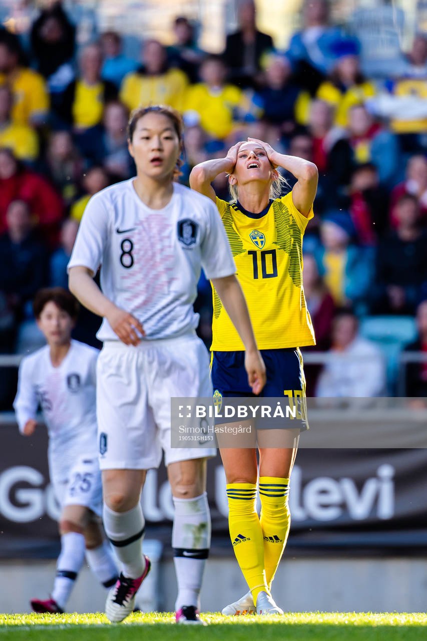 Sofia Jakobsson of Sweden reacts