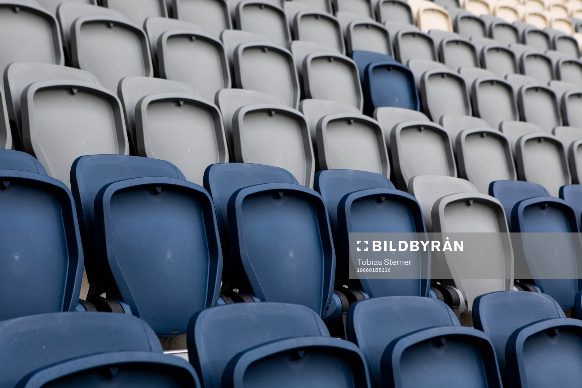 Stolsrader på Studenternas huvudläktare innan