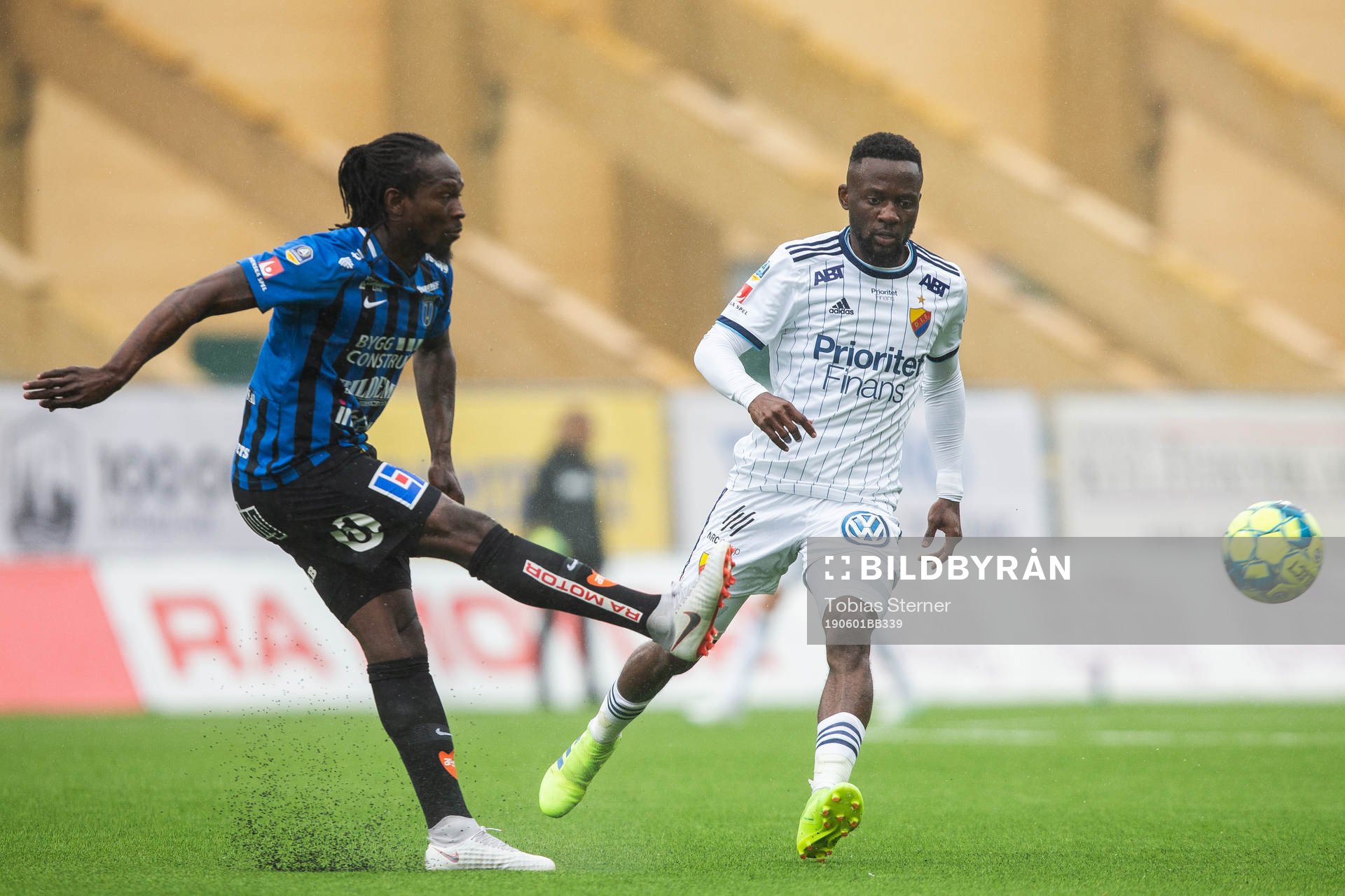 Sirius Kebba Ceesay och Djurgårdens Mohamed Buya Turay
