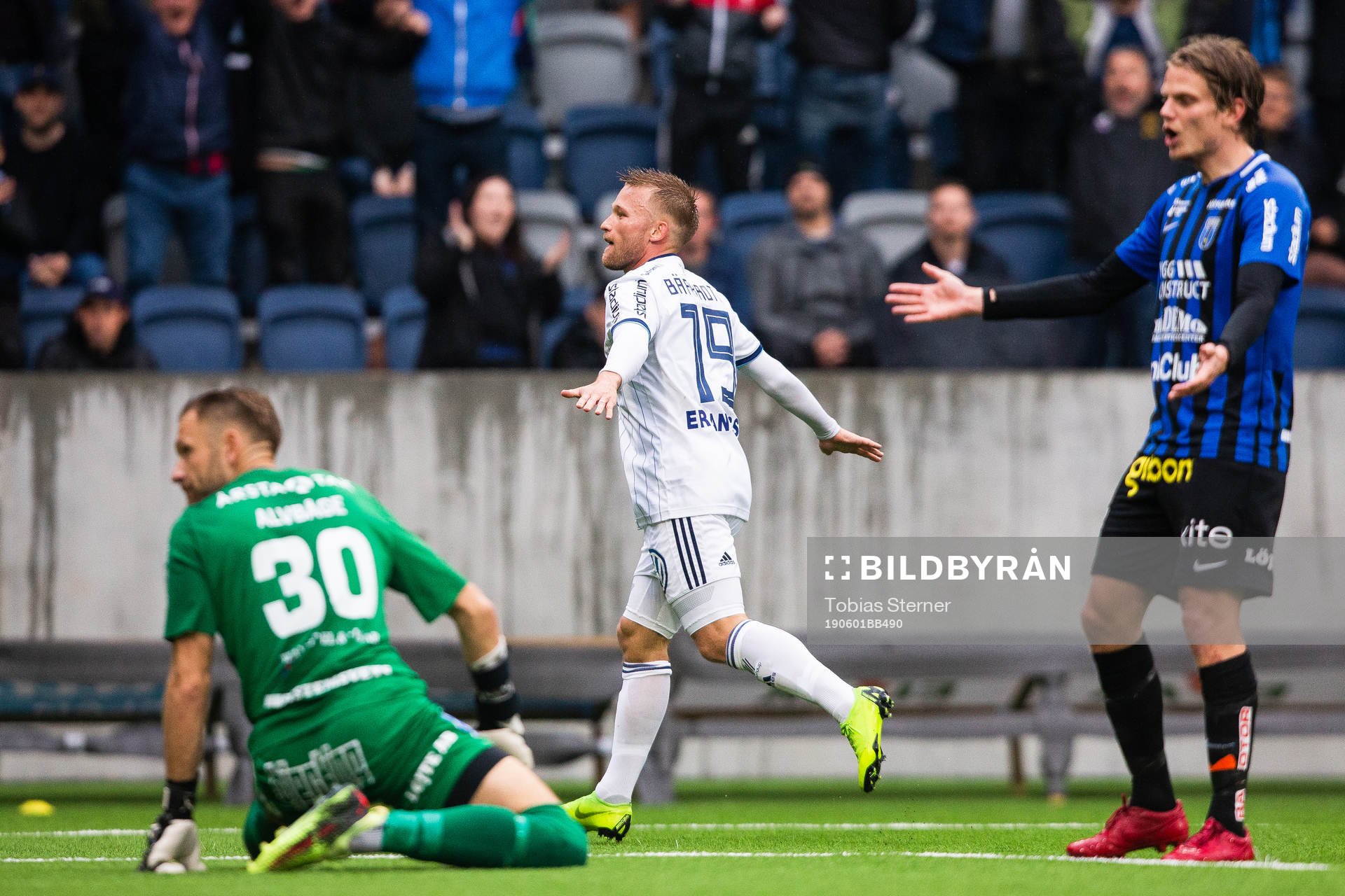 Djurgårdens Nicklas Bärkroth jublar