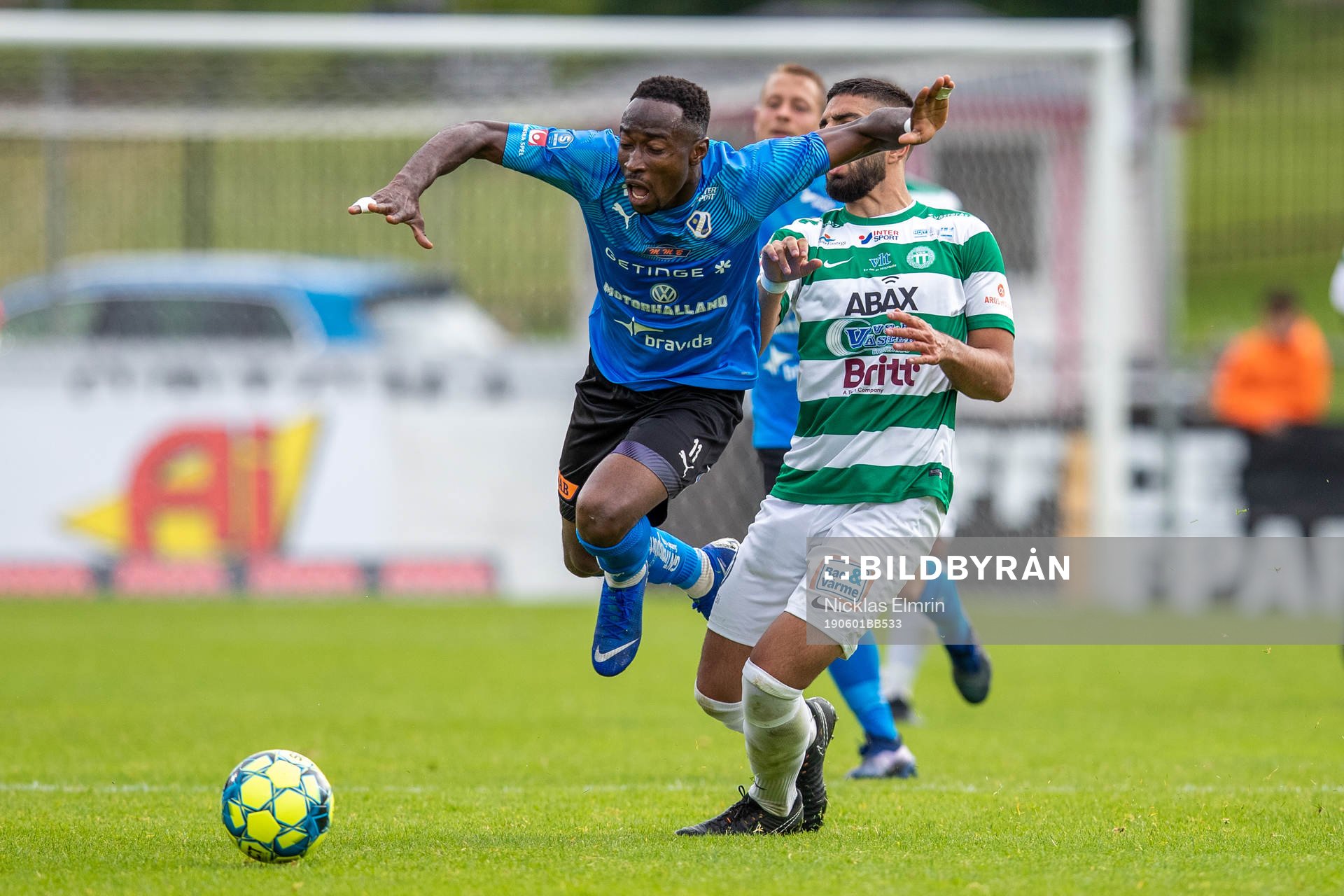 Halmstads Sadat Karim mot Västerås Sean Sabetkar