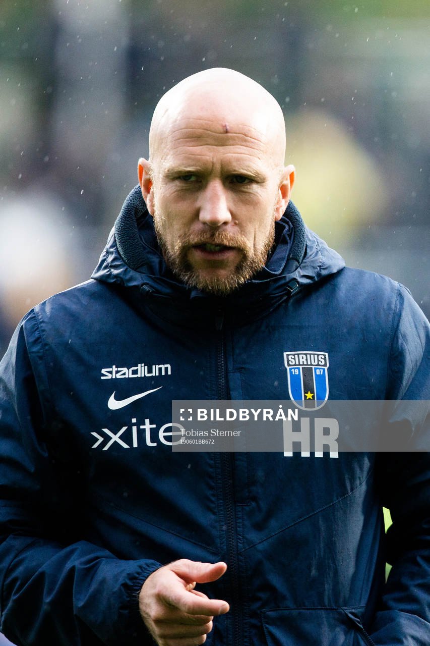 Sirius tränare Henrik Rydström deppar
