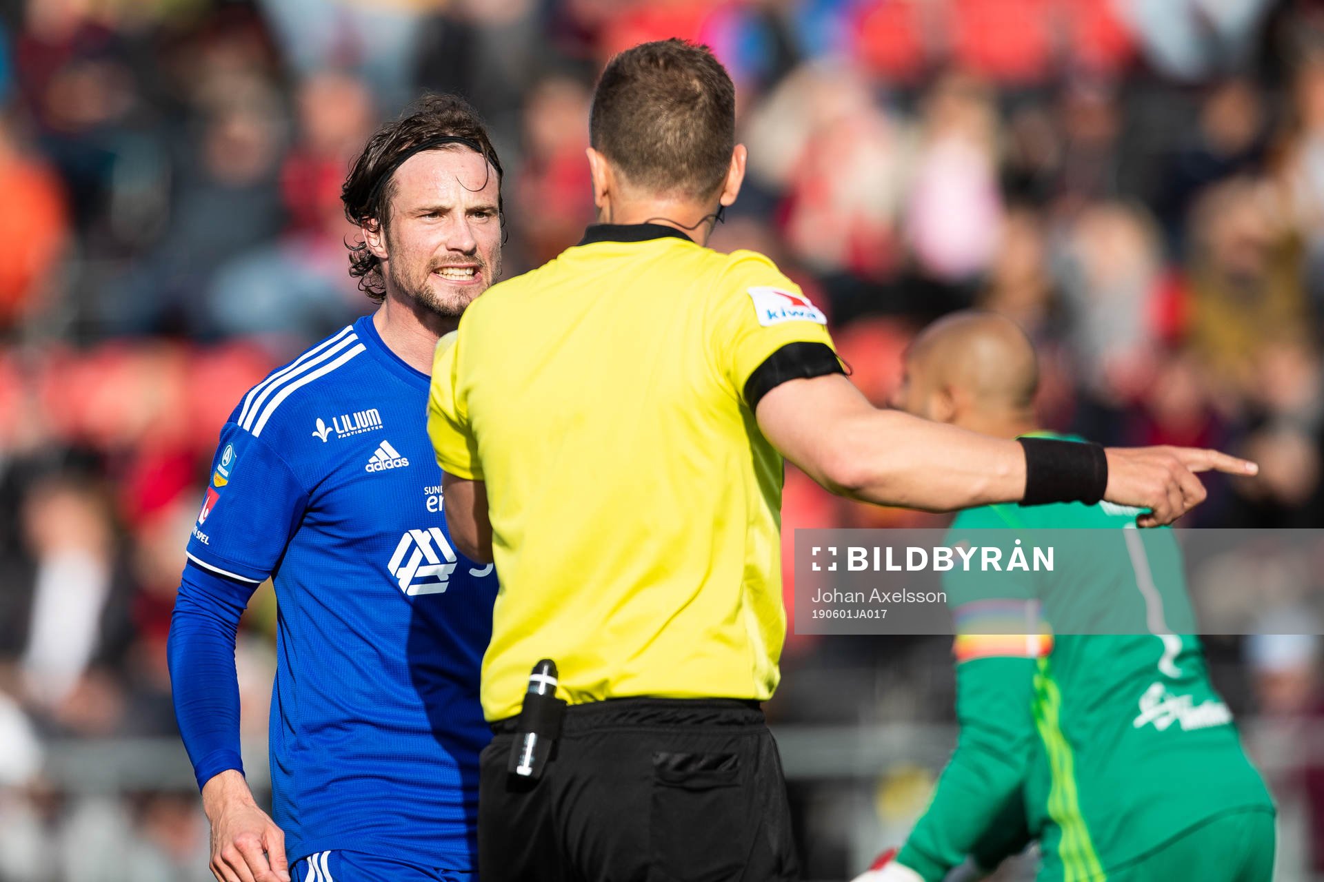 Sundsvalls Linus Hallenius reagerar mot domaren