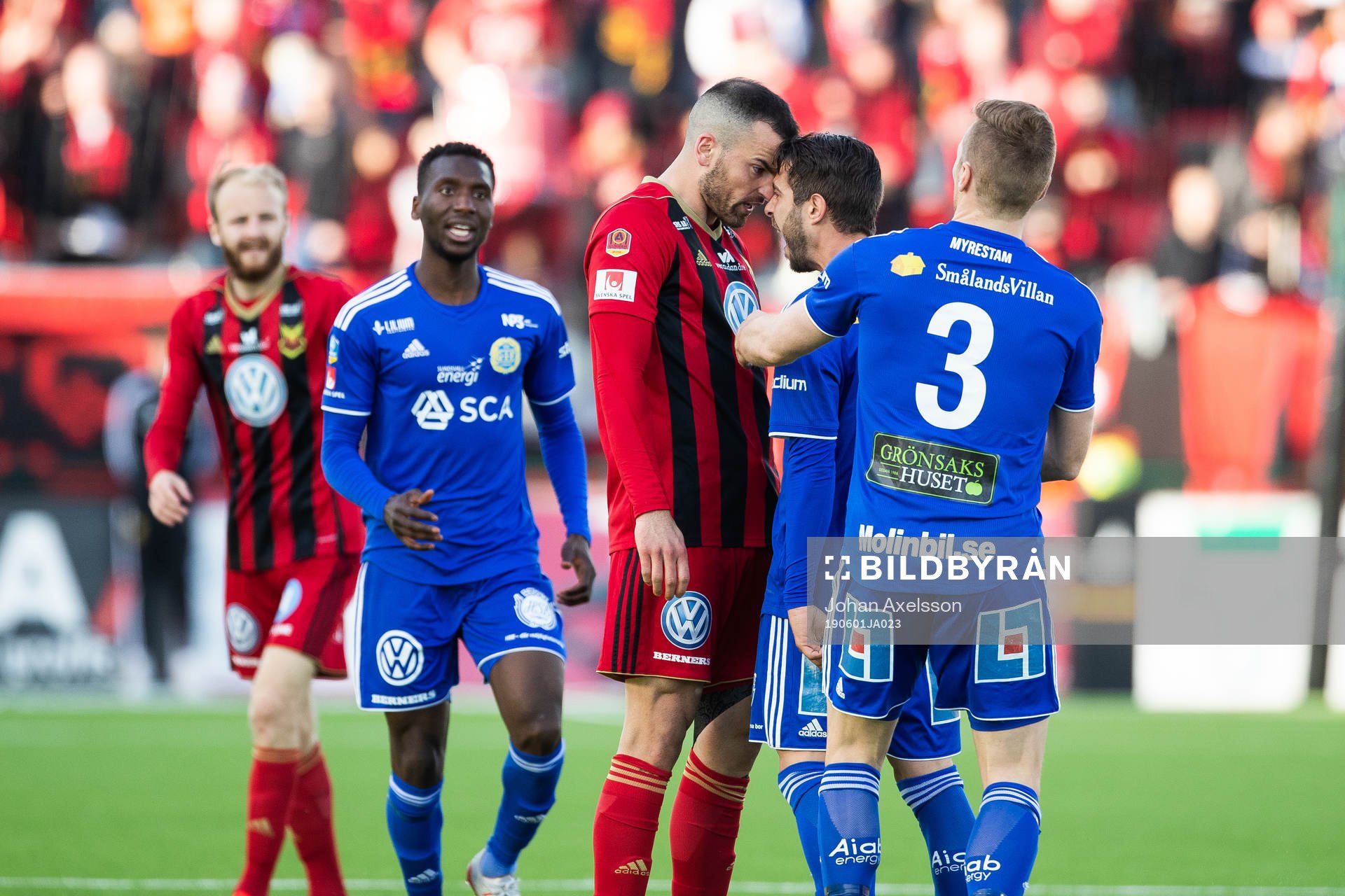 Irriterat mellan Östersunds Dino Islamovic och Sundsvalls
