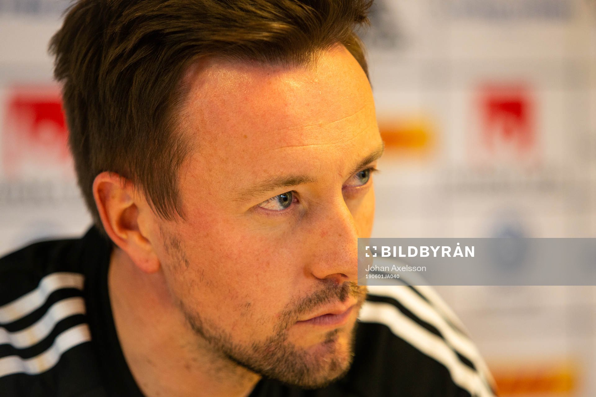 Östersunds tränare Ian Burchnall på presskonferansen