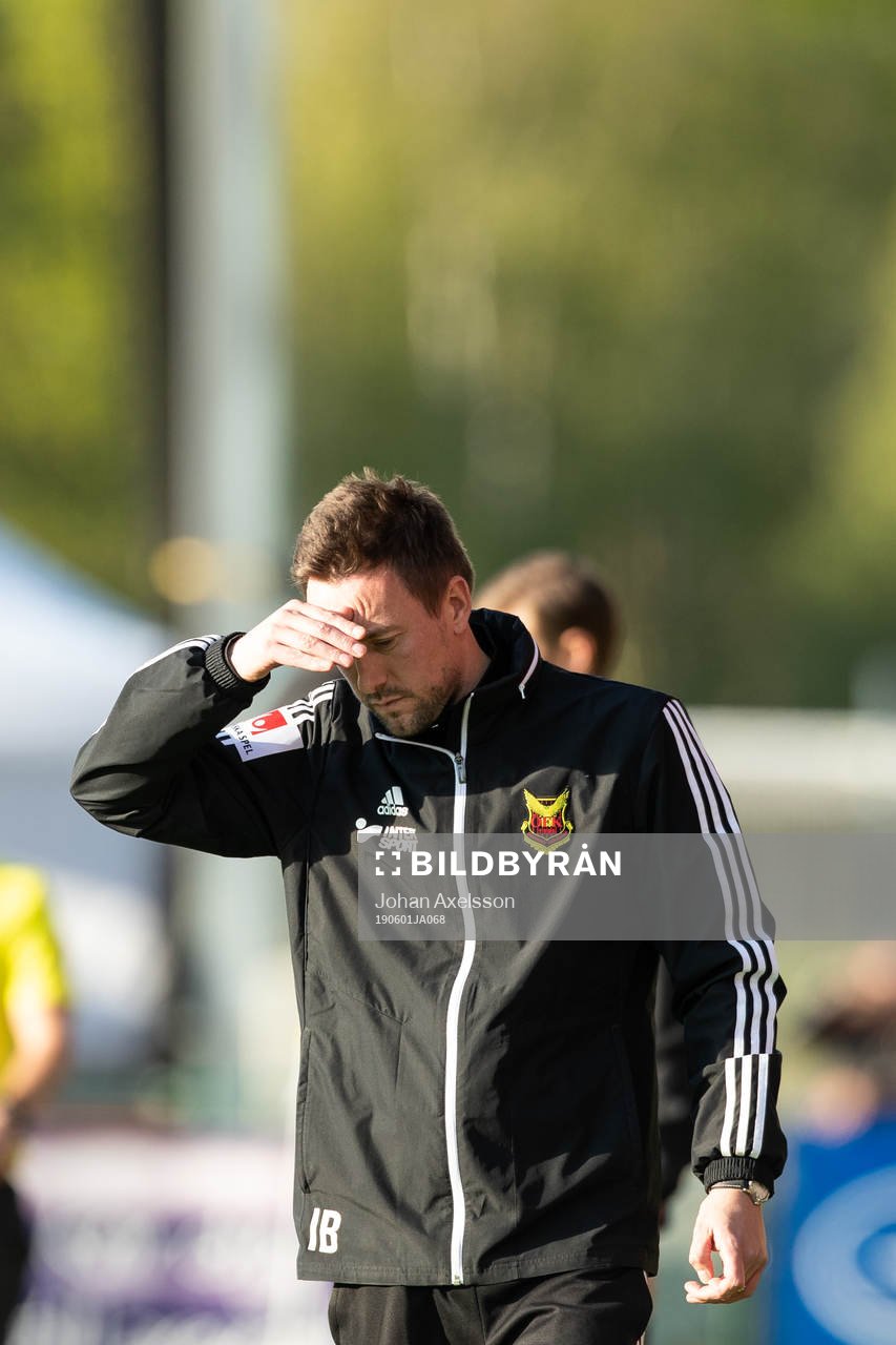 Östersunds tränare Ian Burchnall deppar