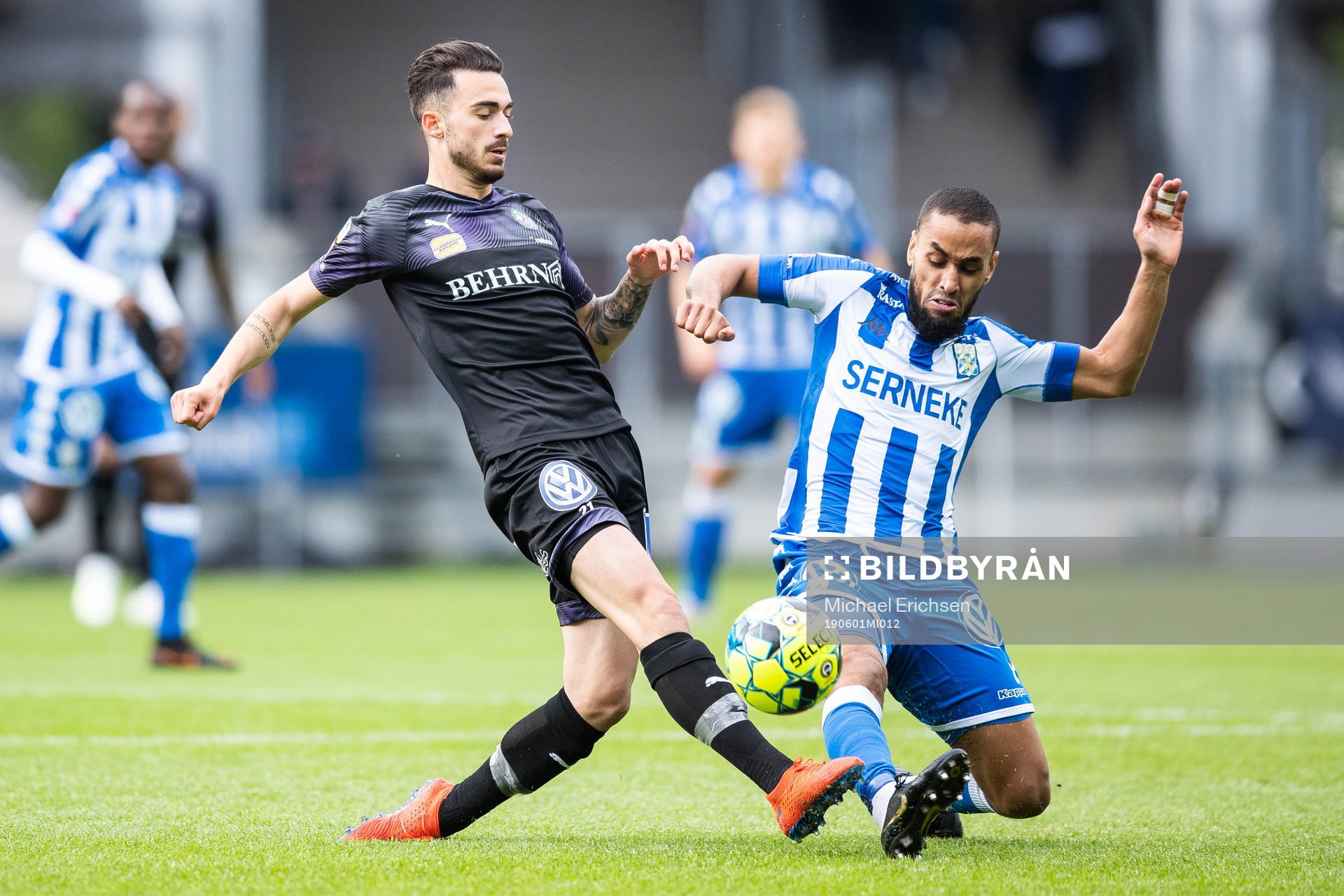 Örebros Simon Amin och IFK Göteborgs Vajebah Kaliefah