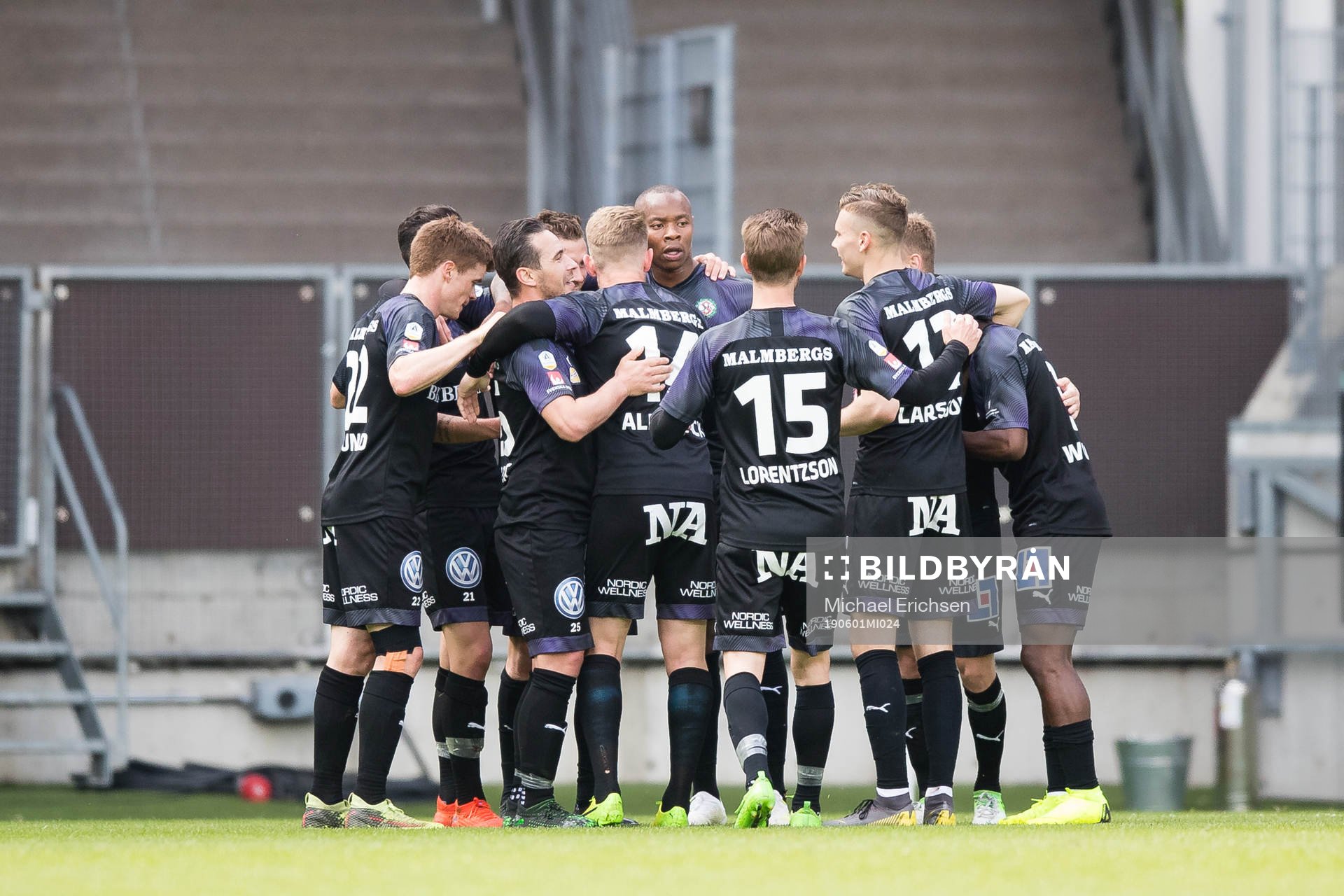 Örebro firar Filip Rogics 0-1 mål