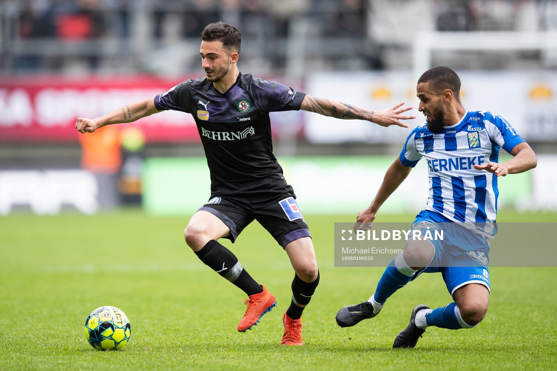 Örebros Simon Amin och IFK Göteborgs Vajebah Kaliefah
