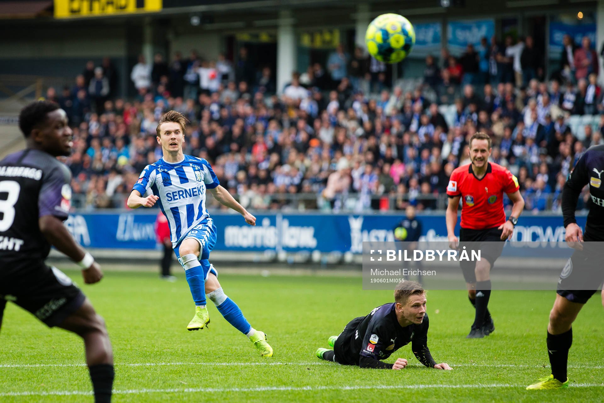 IFK Göteborgs Patrik Karlsson Lagemyr med ett skott