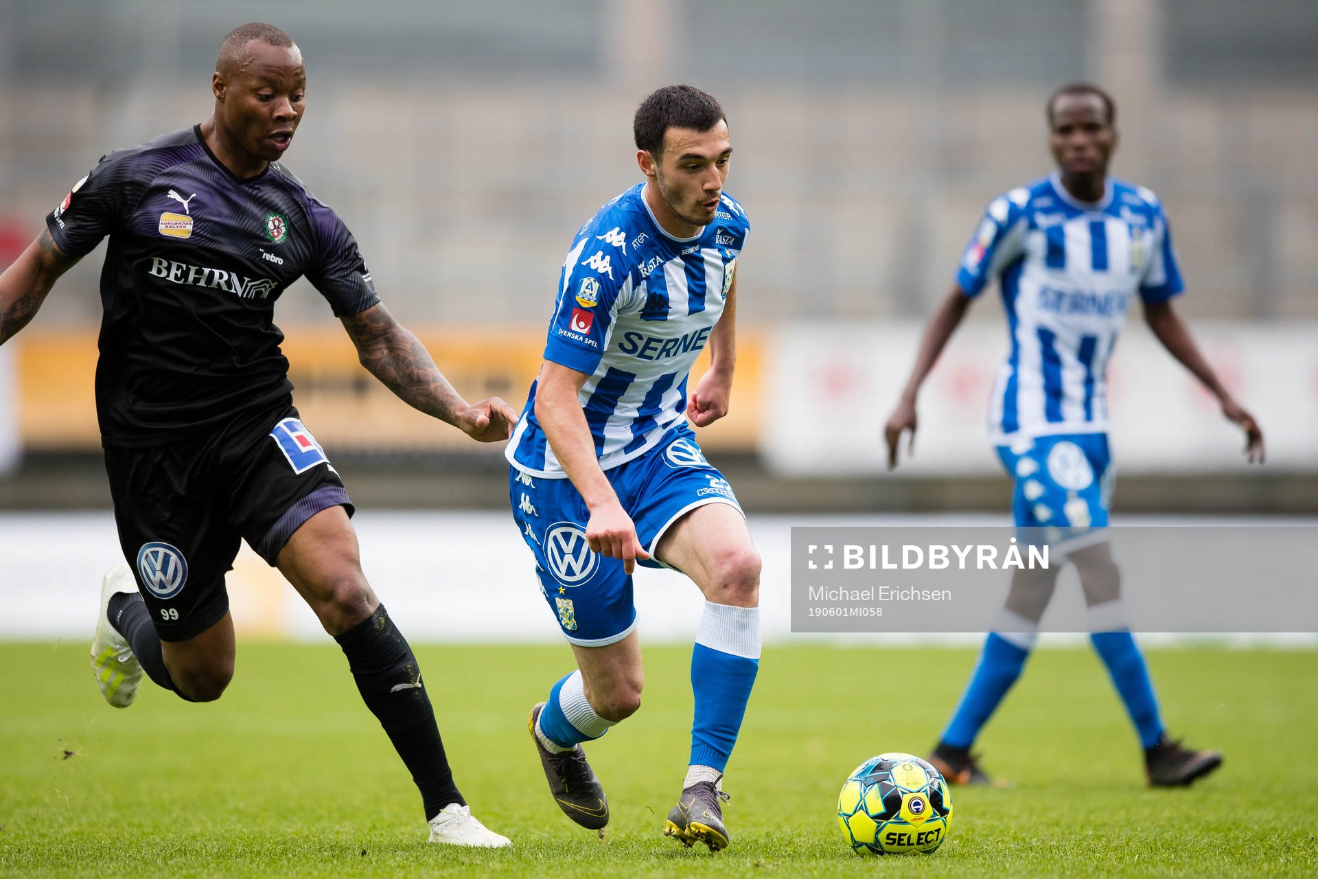 Örebros Carlos Strandberg och IFK Göteborgs Giorgi