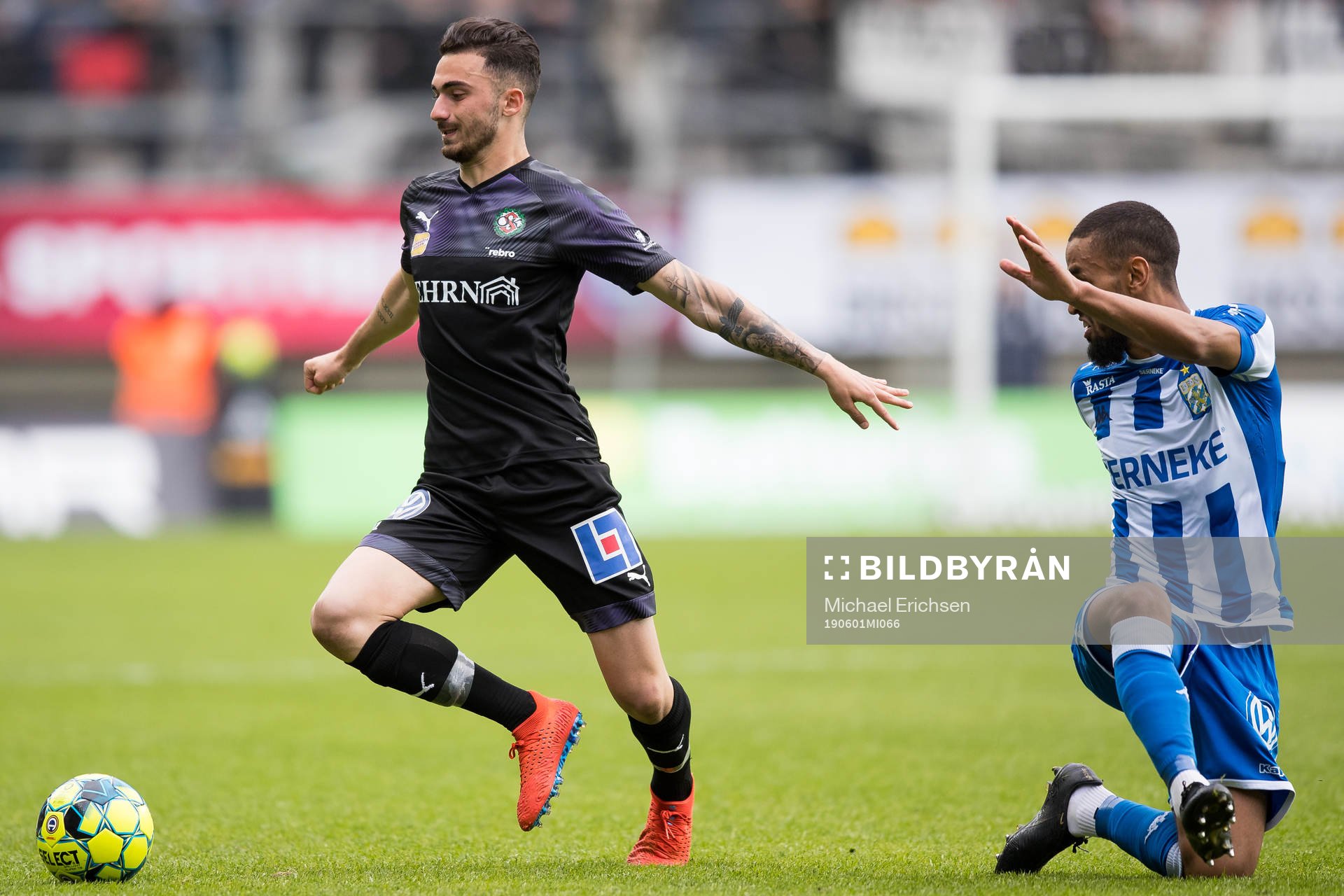 Örebros Simon Amin och IFK Göteborgs Junes Barny