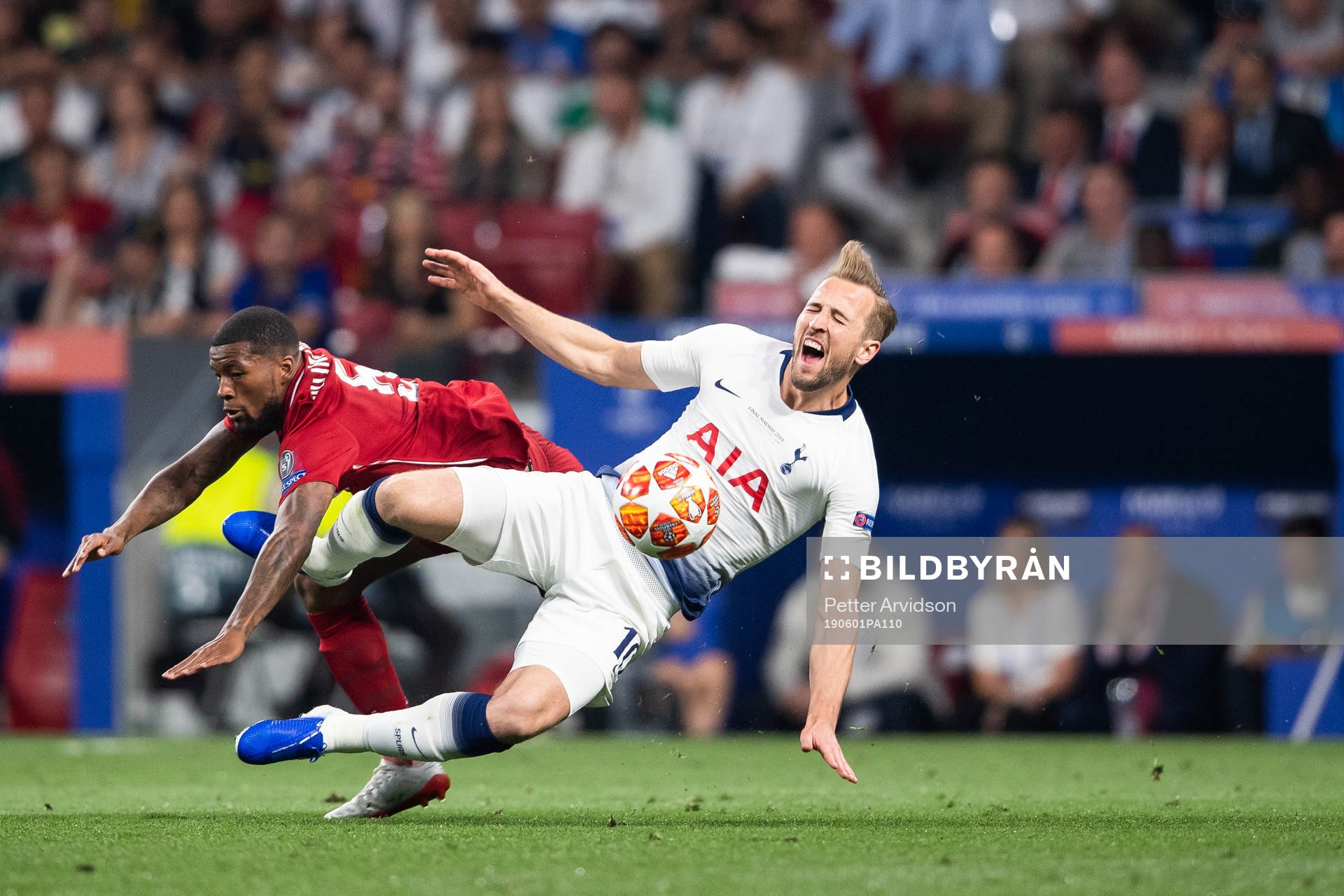 Georginio Wijnaldum of Liverpool and Harry Kane of Tottenham compete for the ball during the UEFA Champions League final between Tottenham and Liverpool on June 1, 2019 in Madrid.