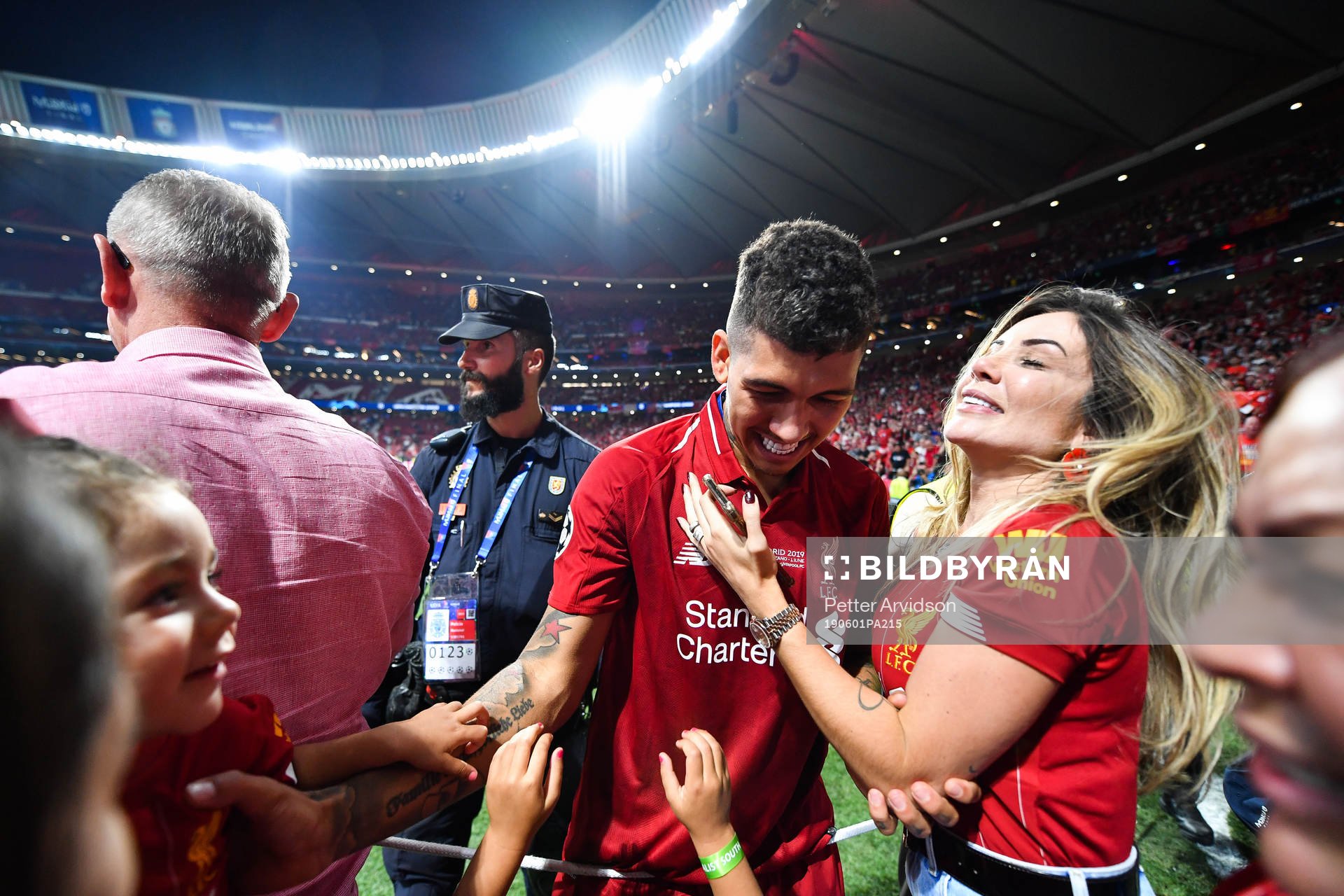 Roberto Firmino of Liverpool celebrate