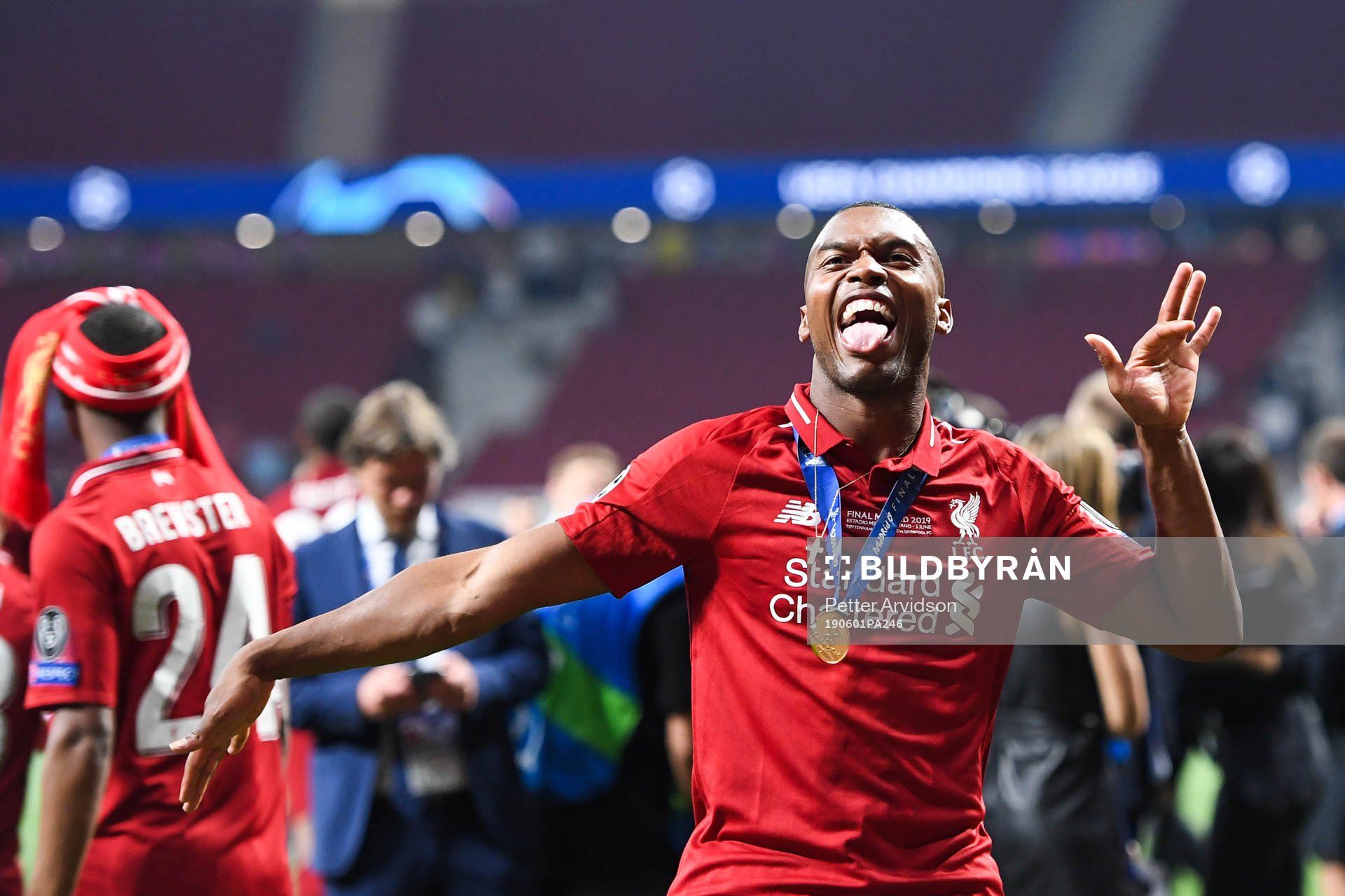 Daniel Sturridge of Liverpool celebrate with the trophy after the UEFA Champions League final between Tottenham and Liverpool on June 1, 2019 in Madrid.