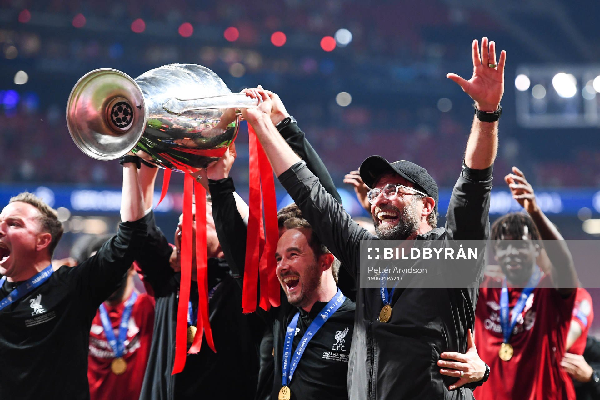 Head coach Jürgen Klopp of Liverpool celebrate with the